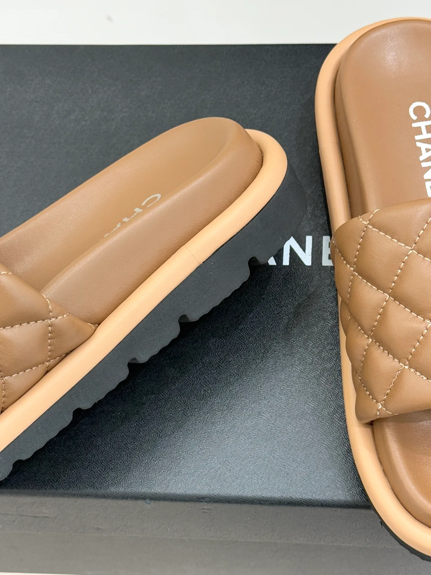 Шлепанцы Женские Chanel 11167416