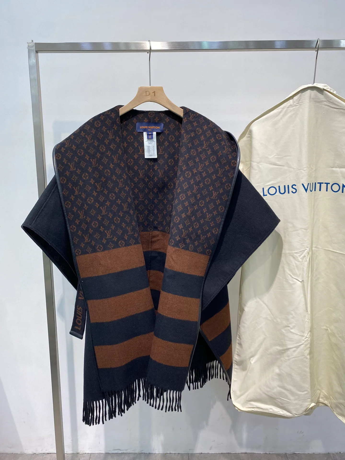Пальто Женские Louis Vuitton 11332123