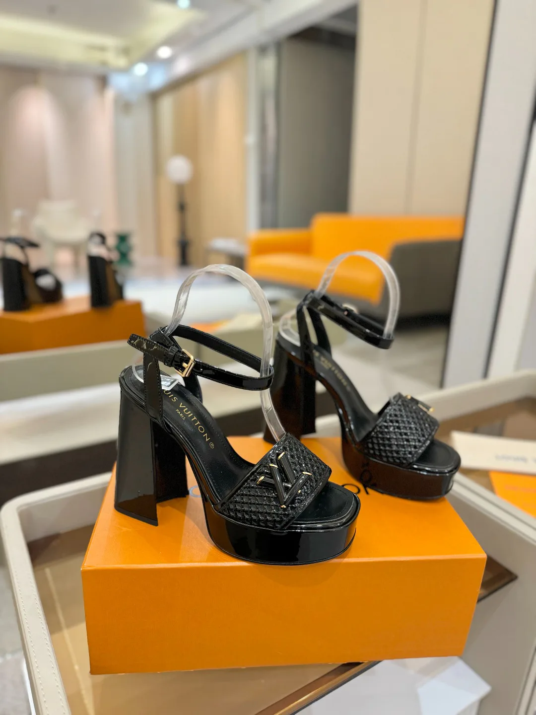 Босоножки Женские Louis Vuitton 10910202