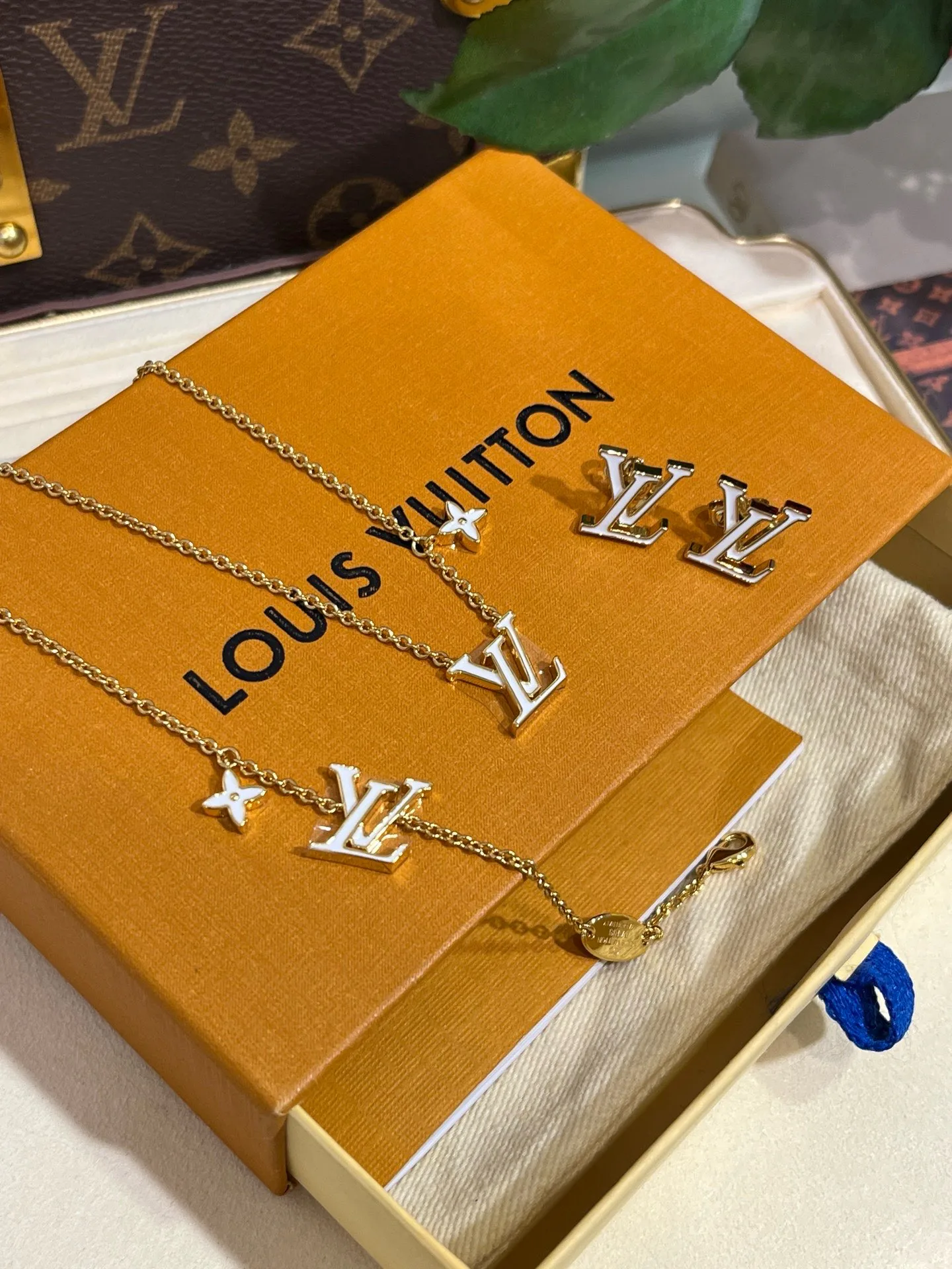 Бижутерия Louis Vuitton 17819351