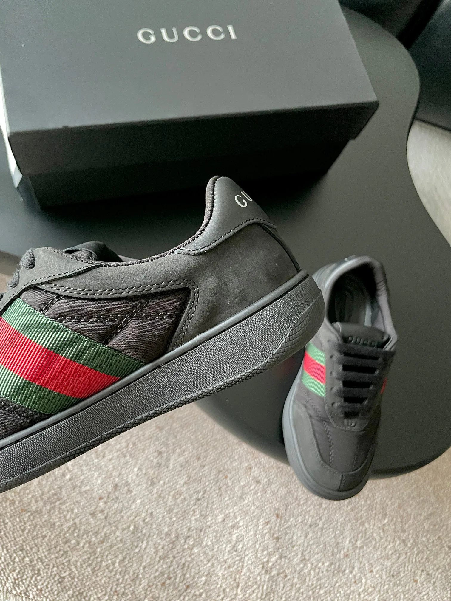 Кроссовки Женские Gucci 18766072