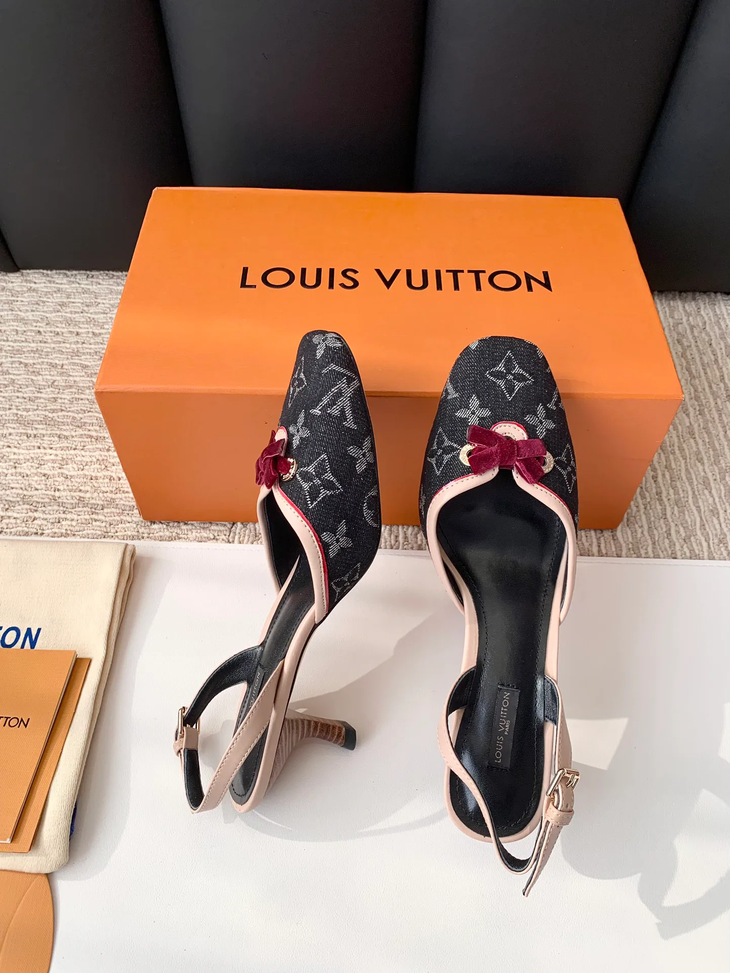 Босоножки Женские Louis Vuitton 11263774