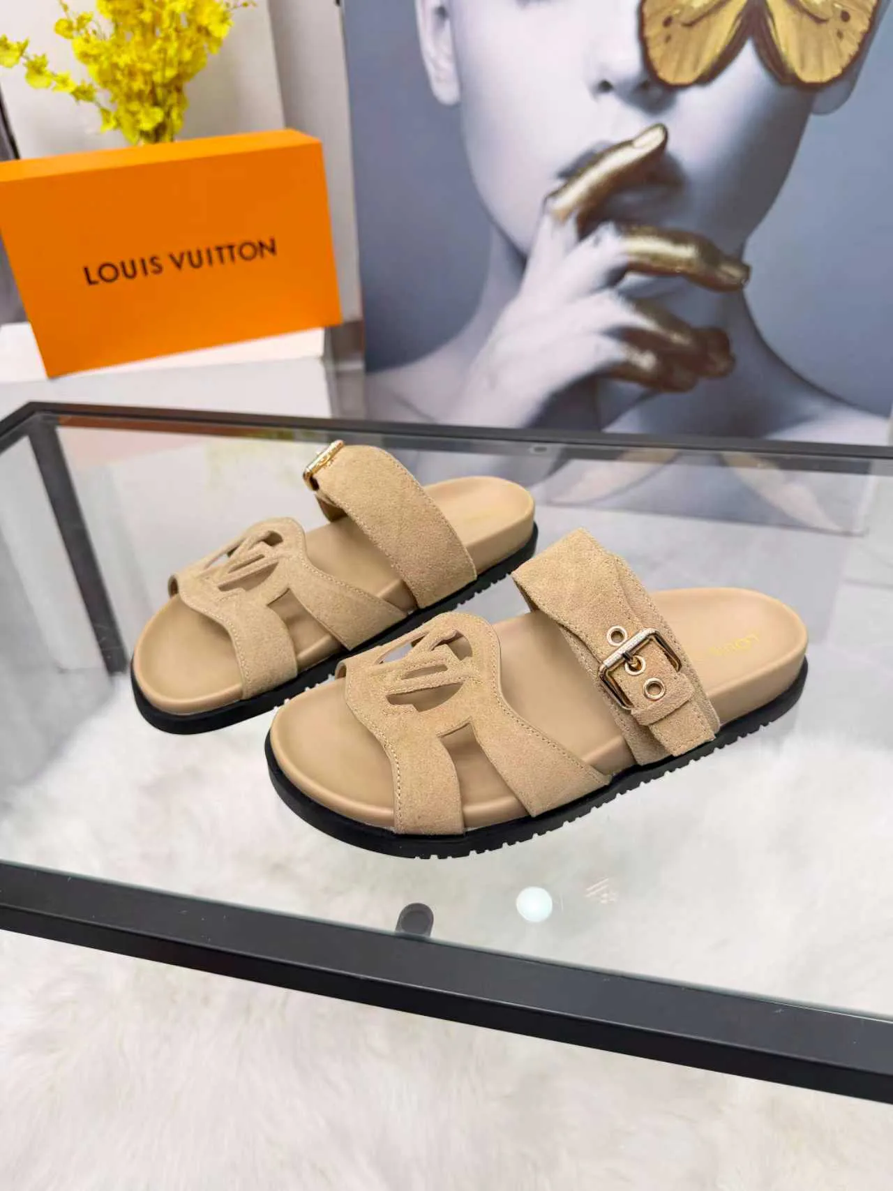 Шлепанцы Женские Louis Vuitton 11529440