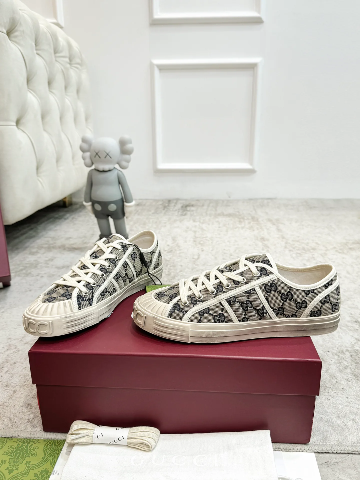 Кроссовки Женские Gucci 18139044