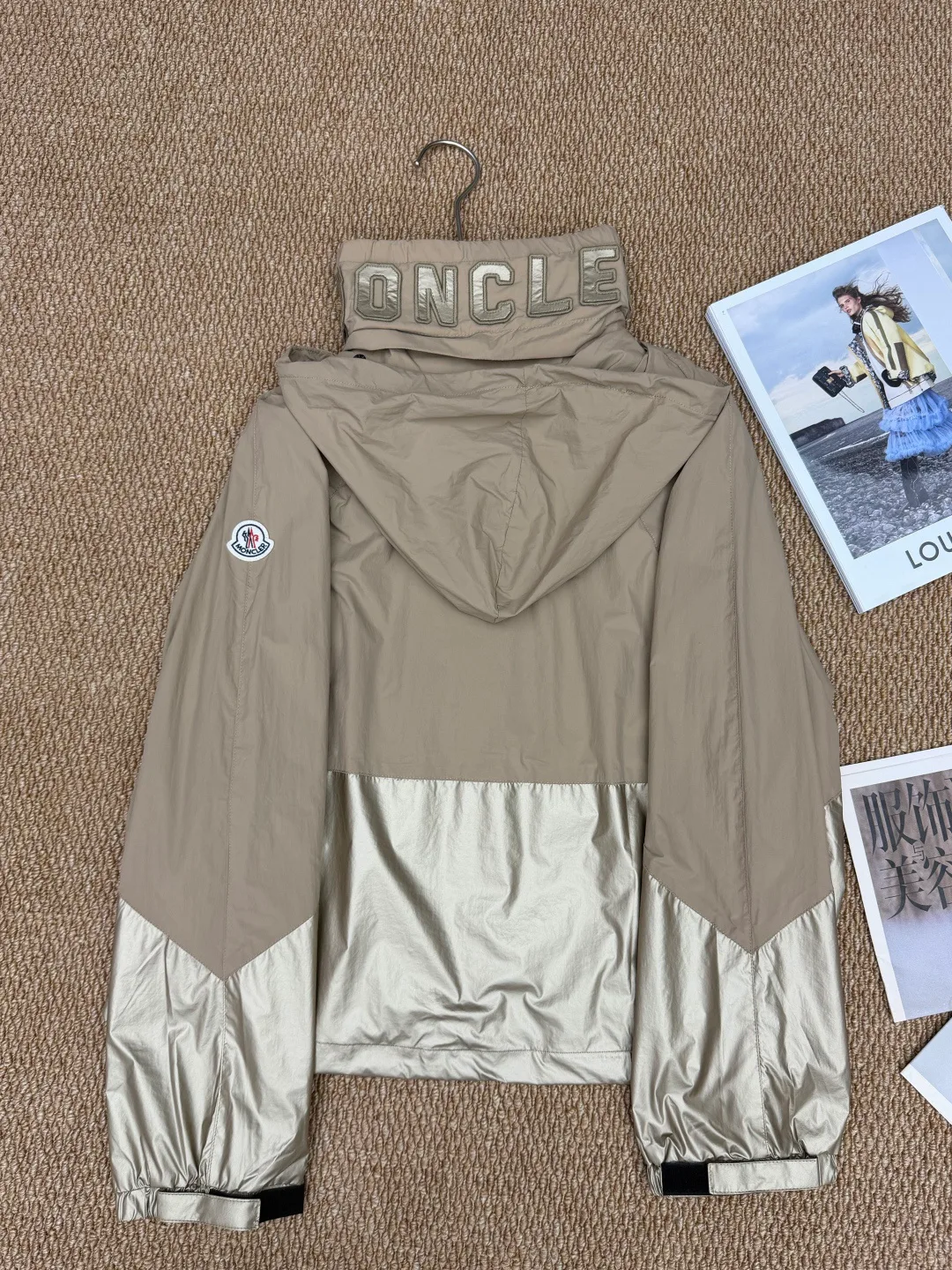 Куртки И Пуховики Женские Moncler 11427061
