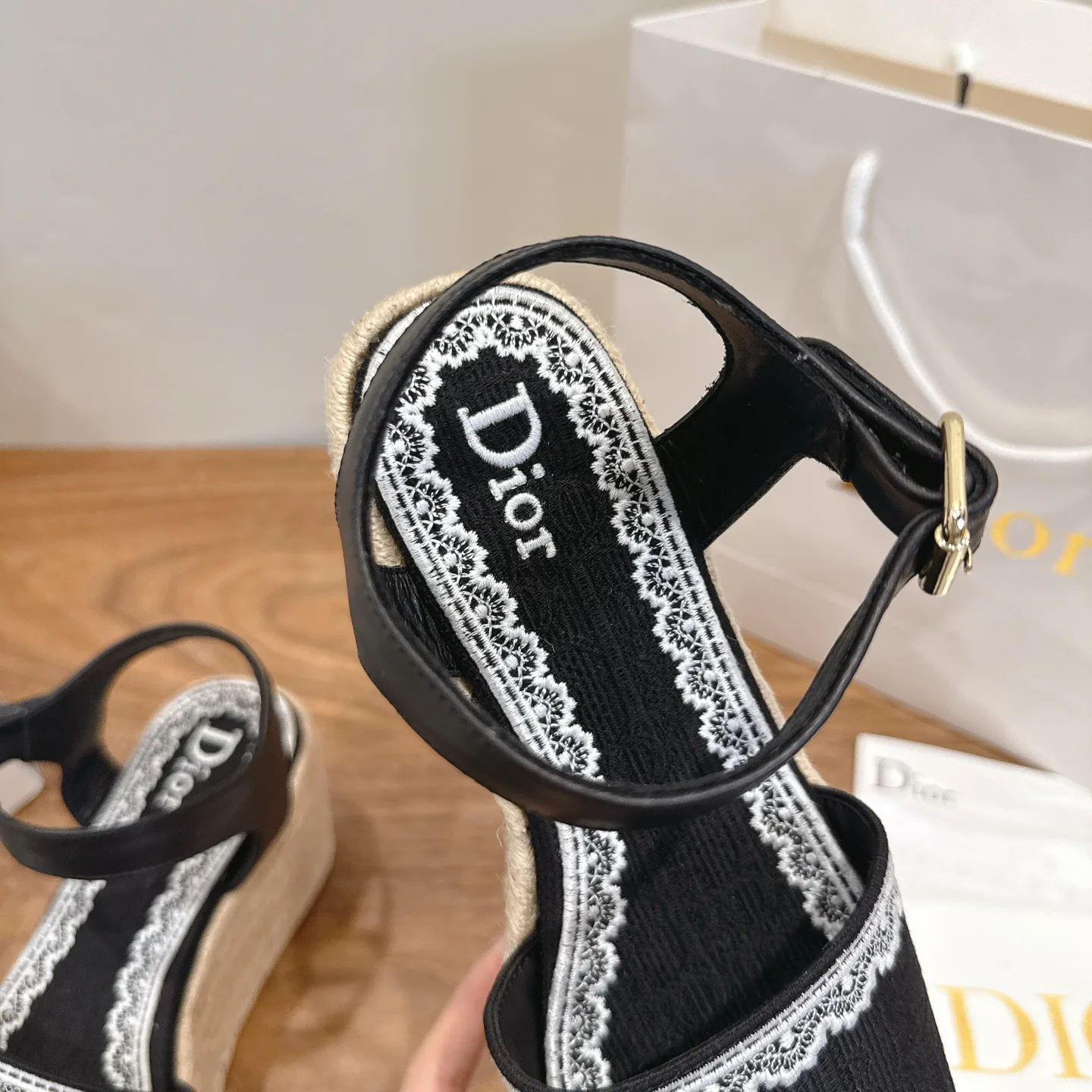 Босоножки Женские Christian Dior 17947077