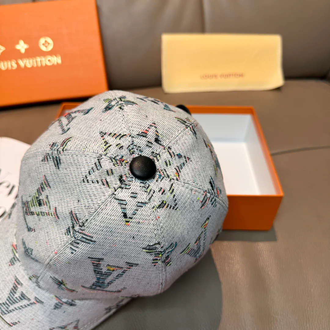 Головные Уборы Louis Vuitton 11529607