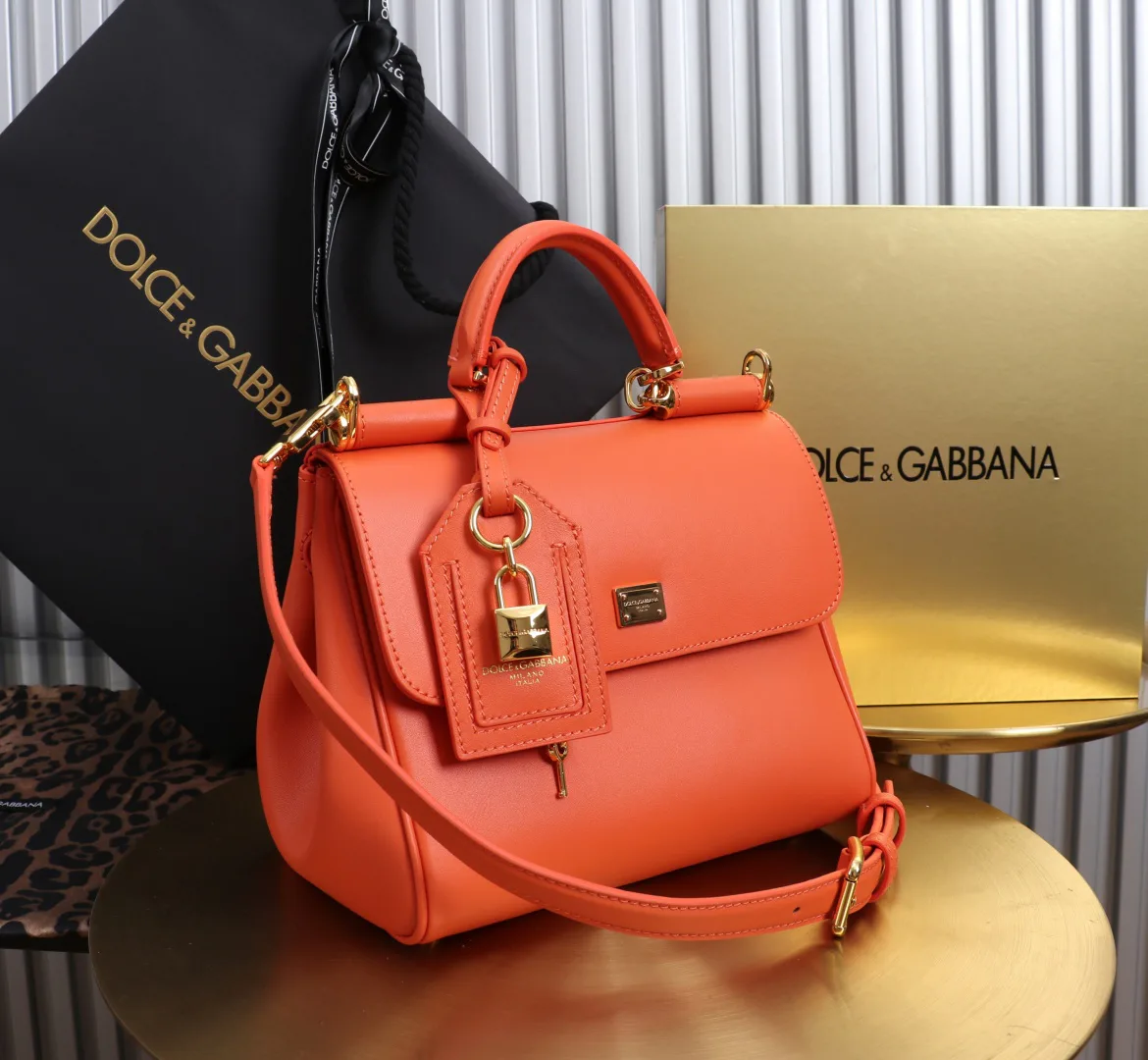 Классические Сумки Женские Dolce & Gabbana 18004434