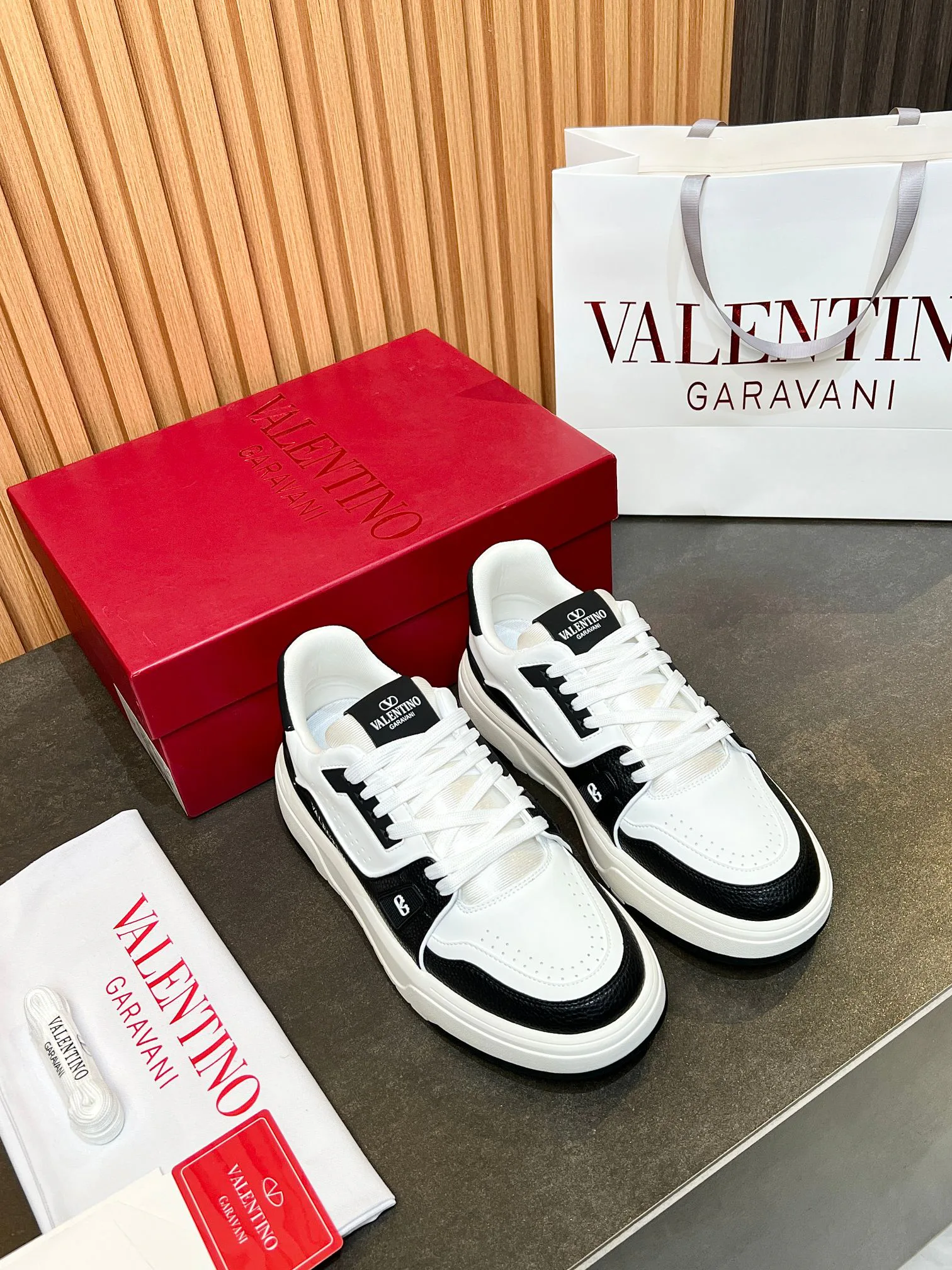 Кроссовки Женские Valentino 11707473
