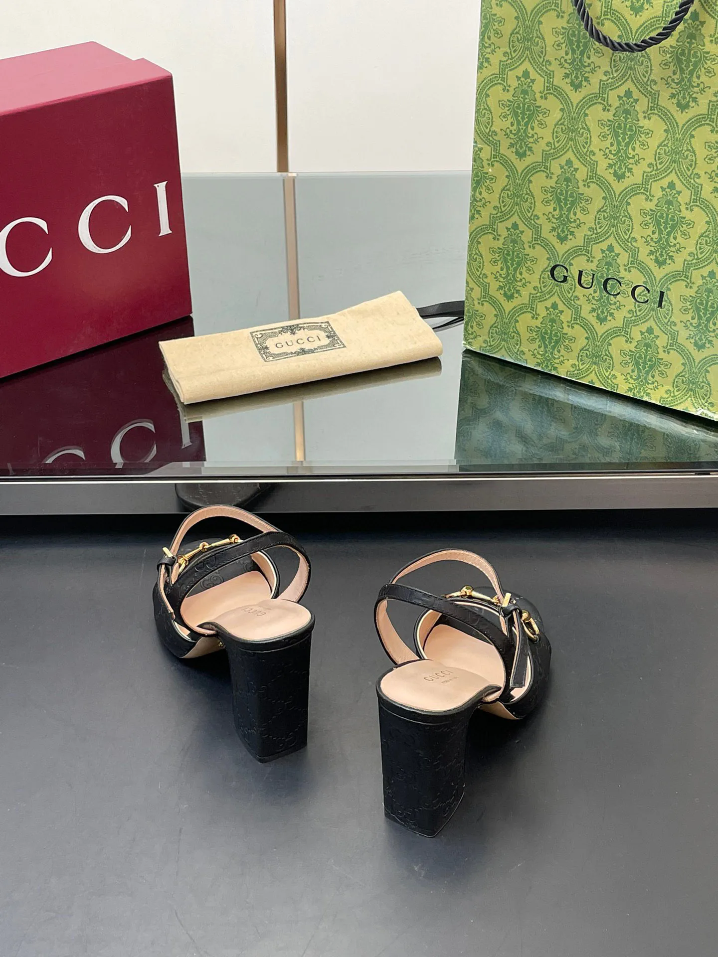 Босоножки Женские Gucci 17614710