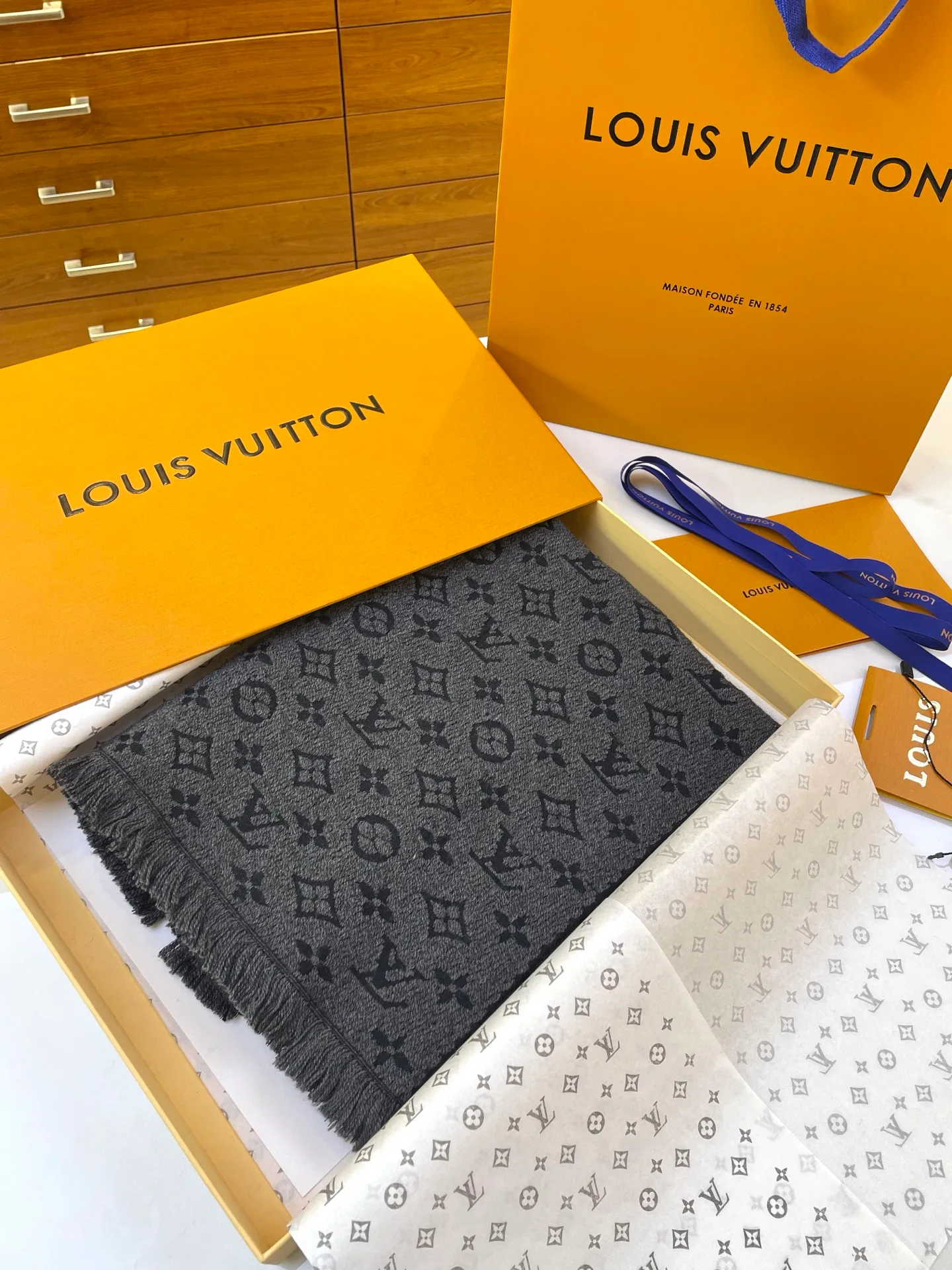 Шарфы Louis Vuitton 1981465