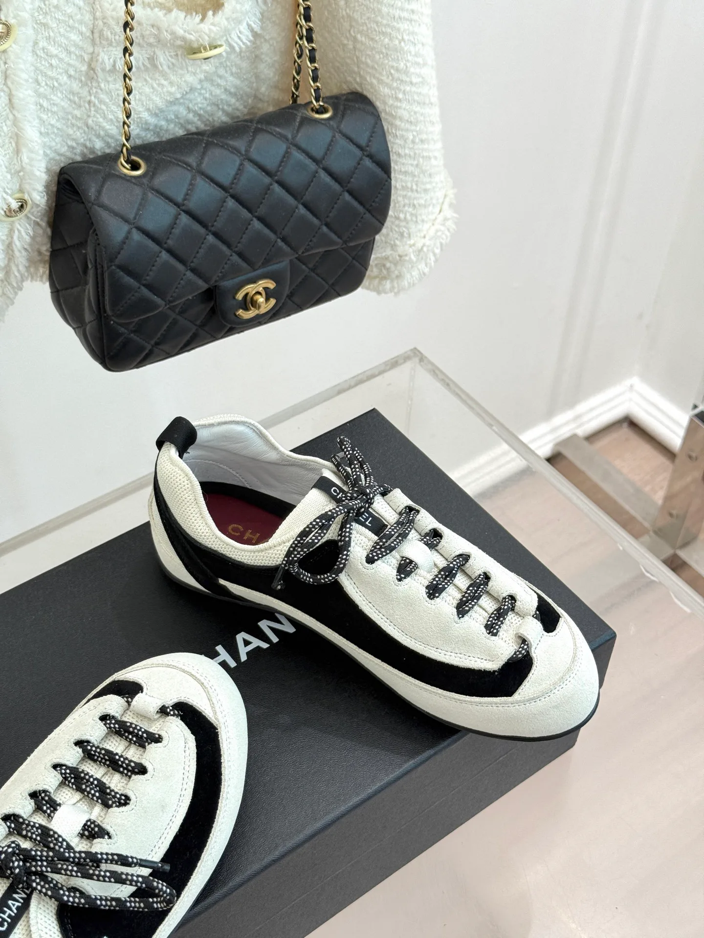Кроссовки Женские Chanel 17025637