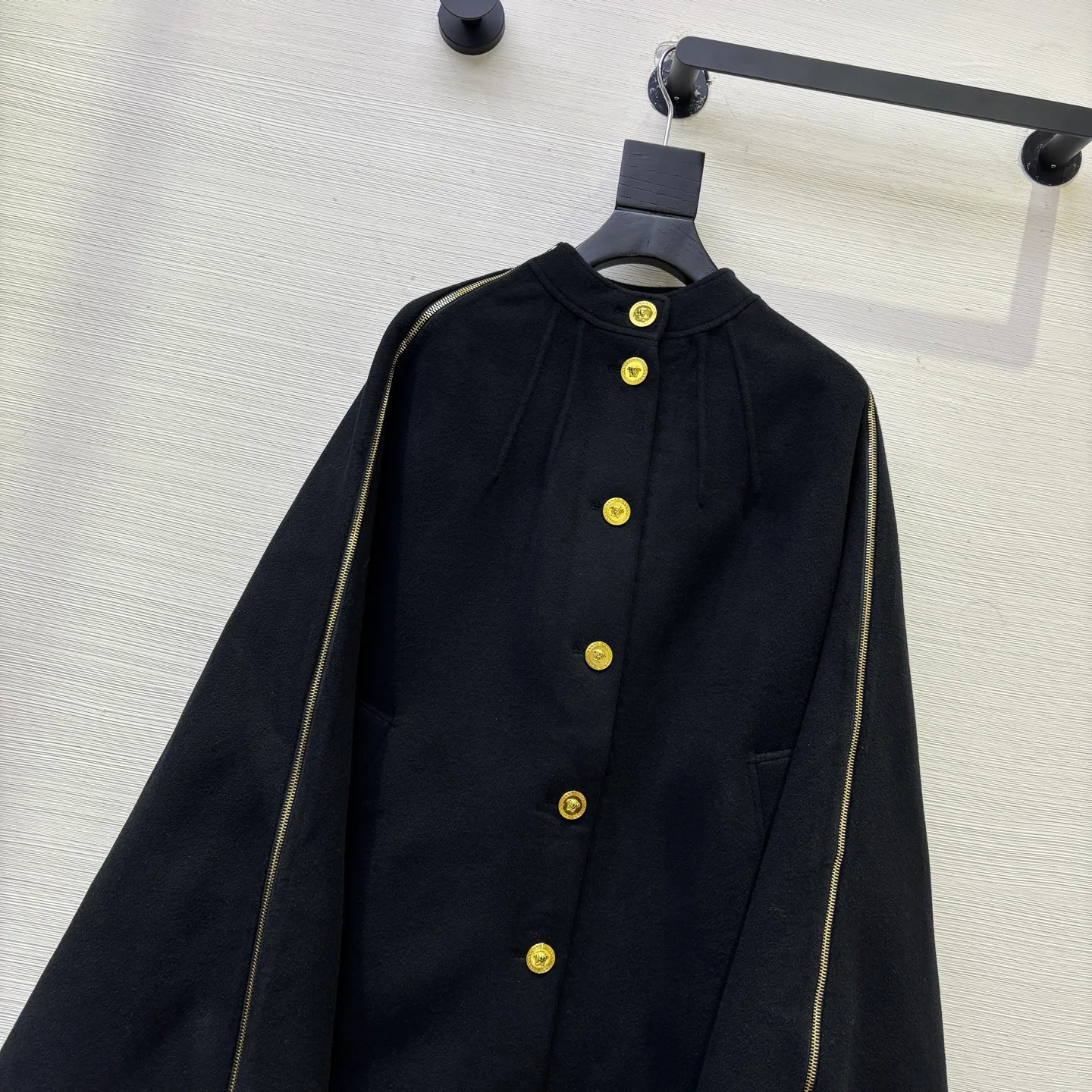 Куртки И Пуховики Женские Versace 562221