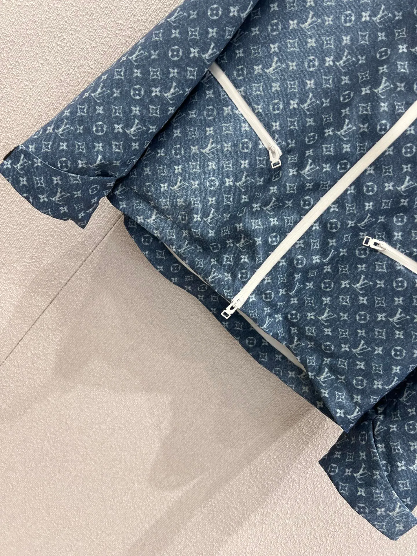 Тренчи Женские Louis Vuitton 1521047
