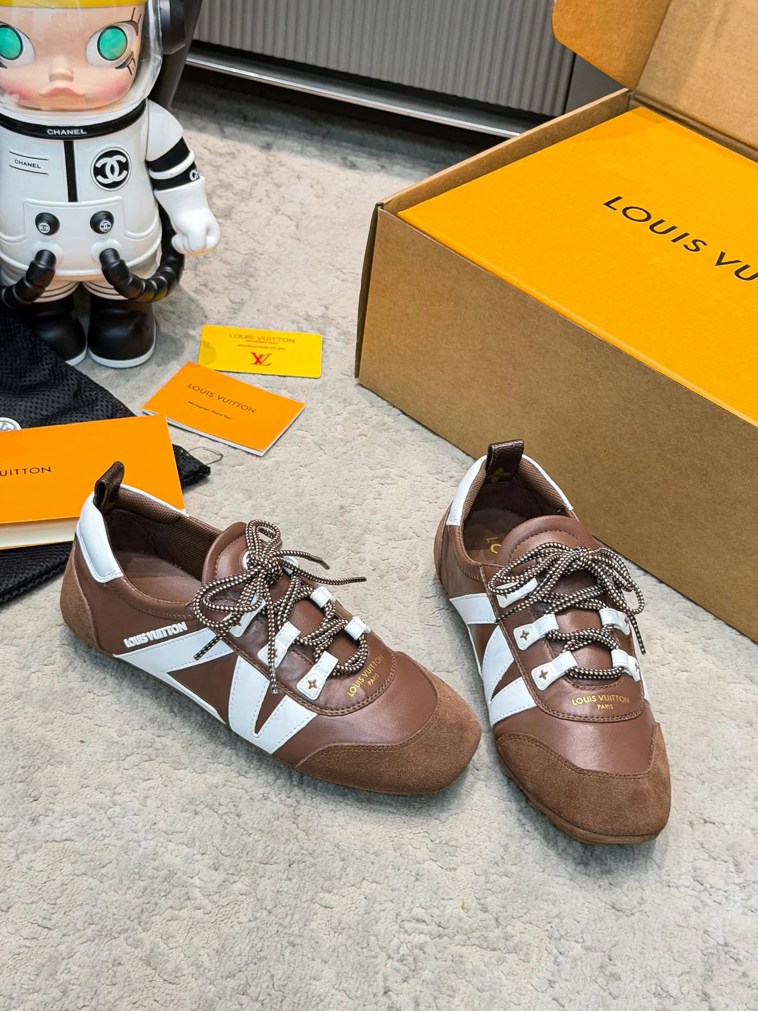 Кроссовки Женские Louis Vuitton 19043366