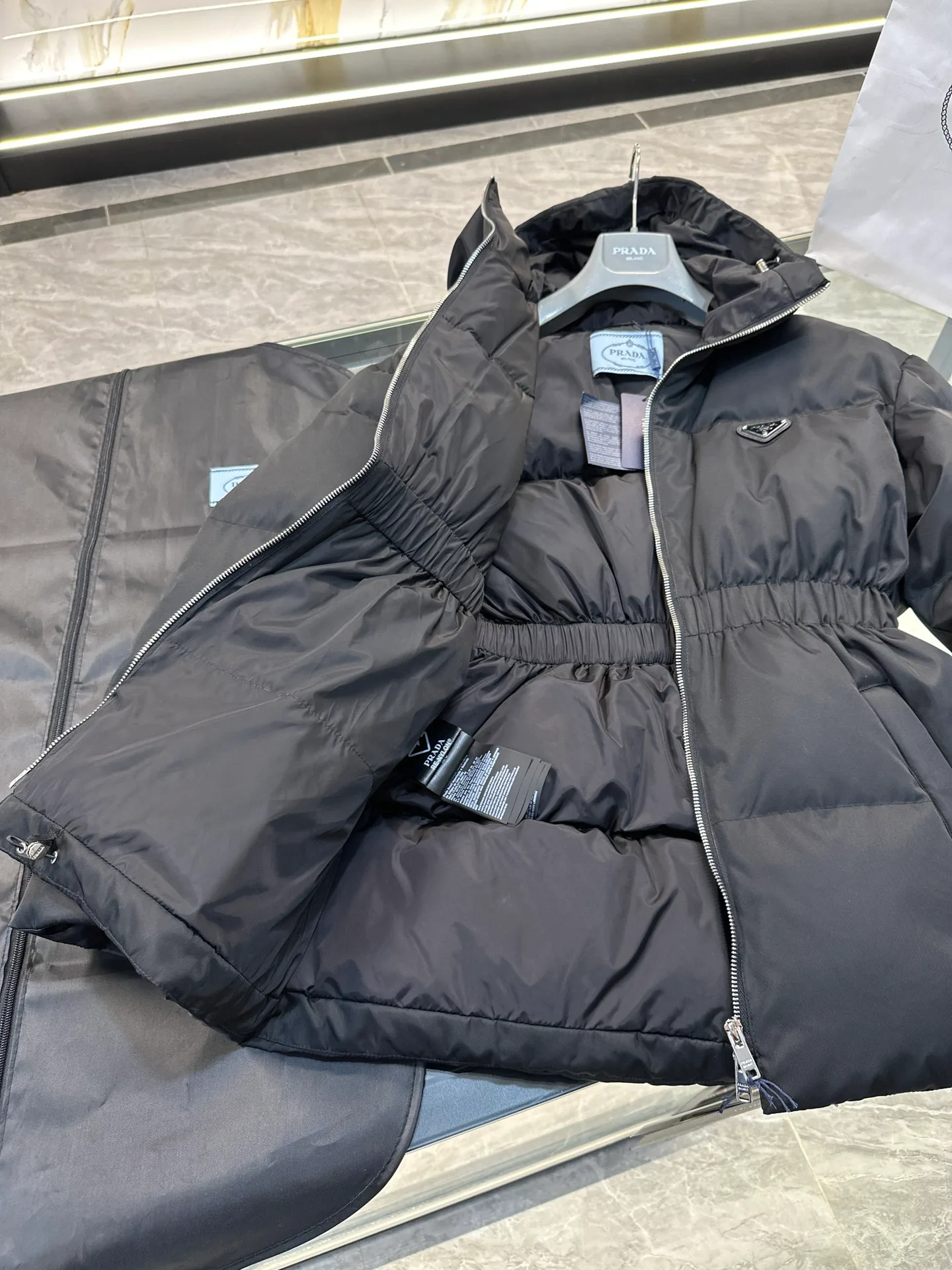 Куртки И Пуховики Женские Prada 17964590