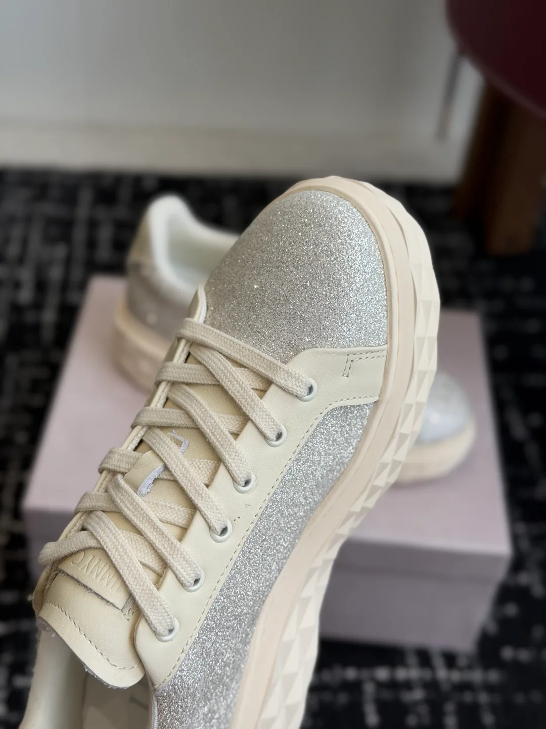 Кроссовки Женские Jimmy Choo 18260365