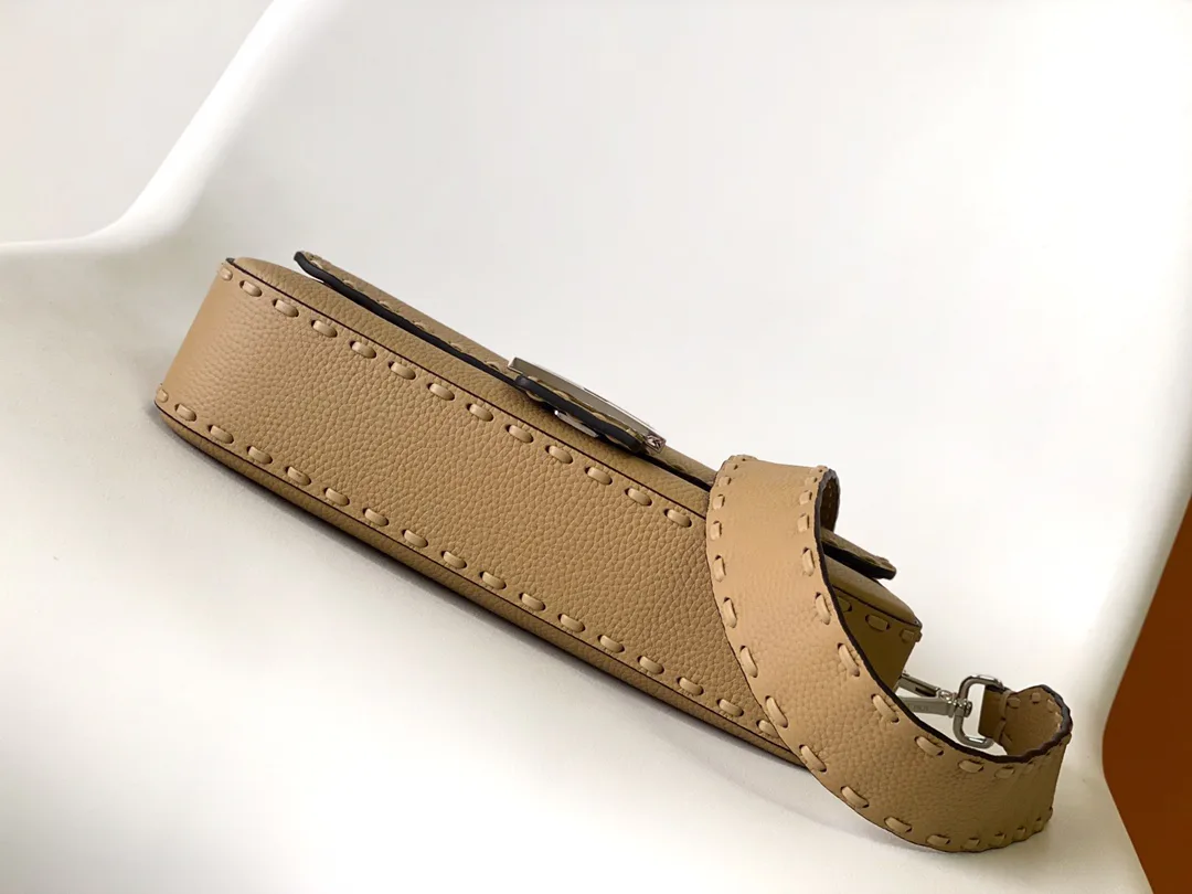 Классические Сумки Женские Fendi 12718240