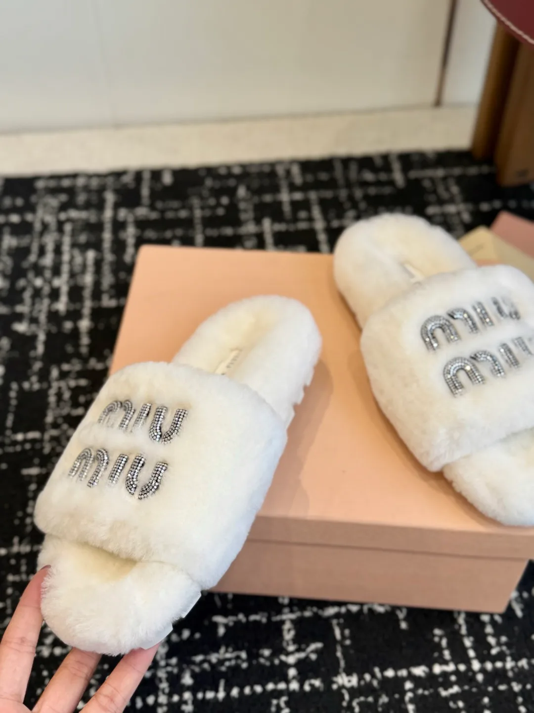 Тапочки Женские Miu Miu 18139572