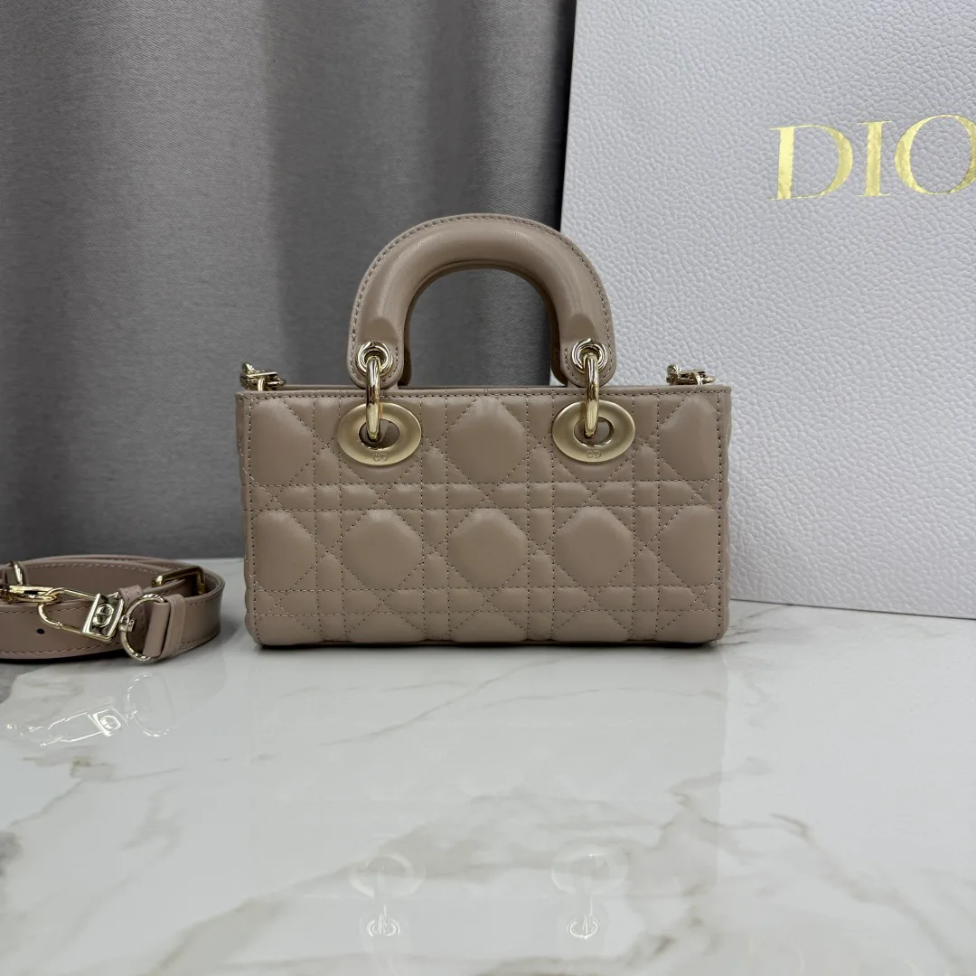 Классические Сумки Женские Christian Dior 11905770