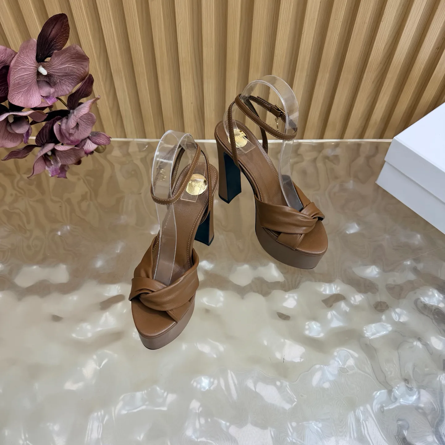 Босоножки Женские Saint Laurent 18235638