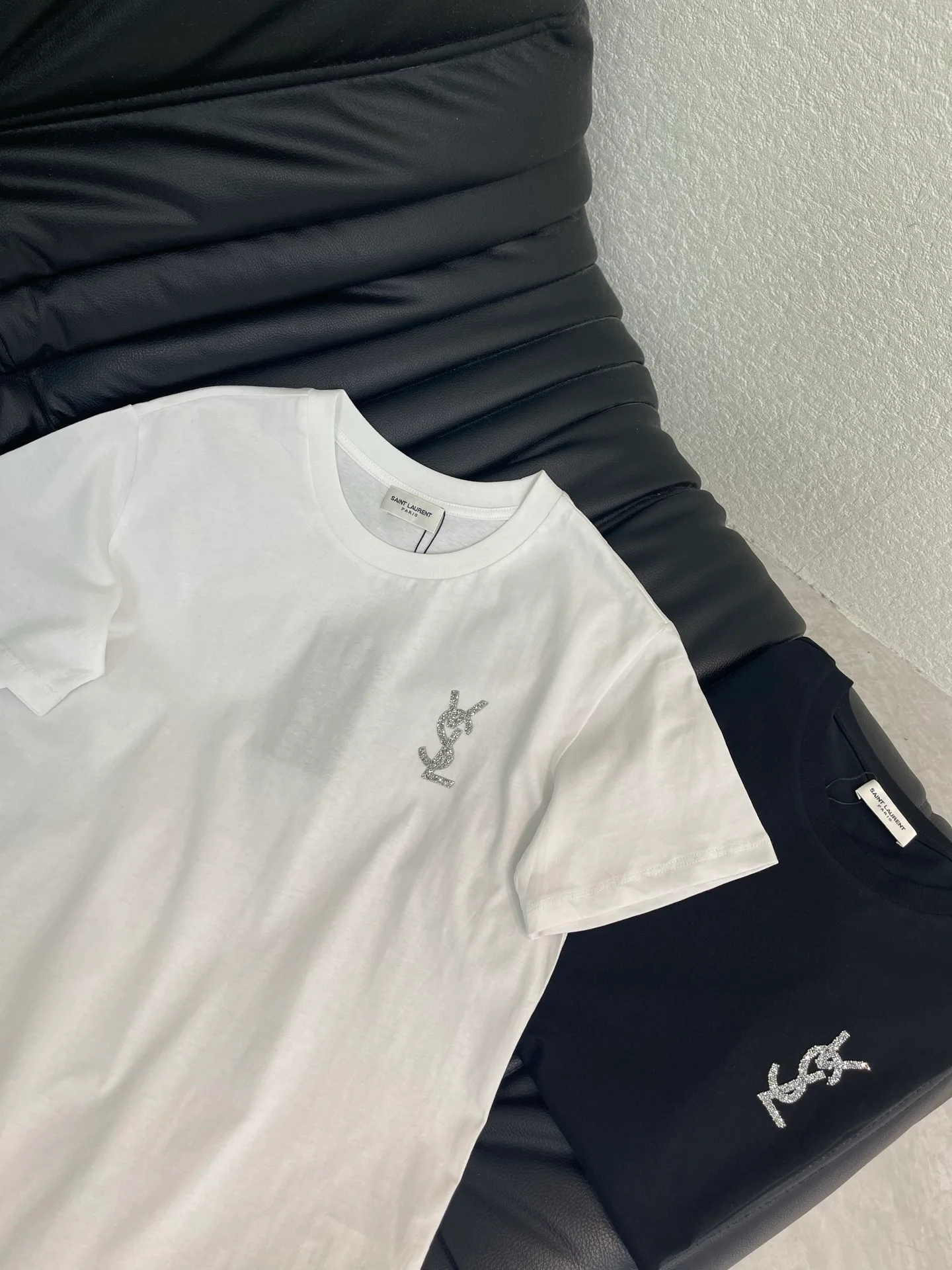 Футболки Женские Saint Laurent 12626228