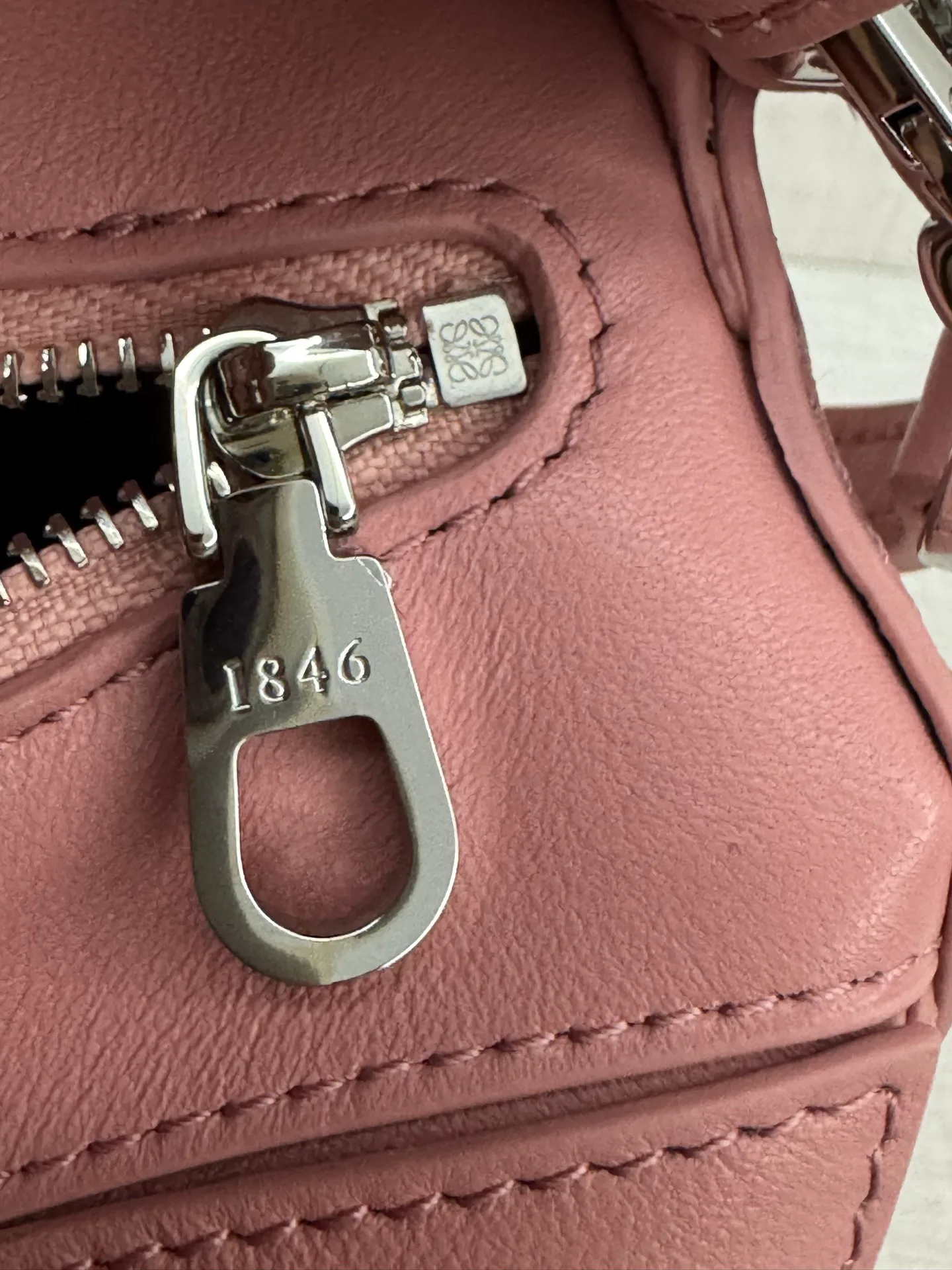 Классические Сумки Женские Loewe 11675858