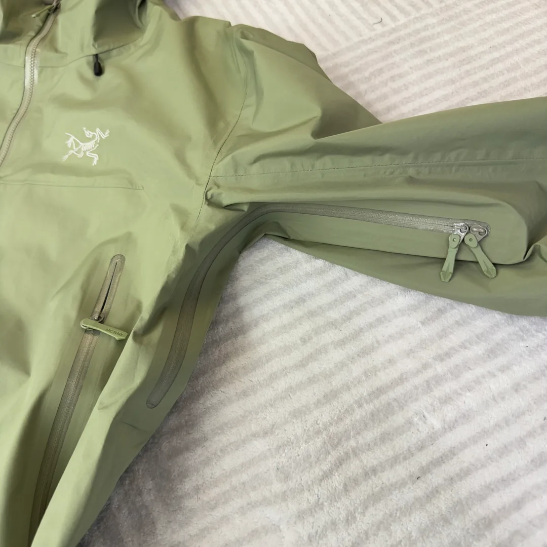 Куртки И Пуховики Женские Arcteryx 19260870