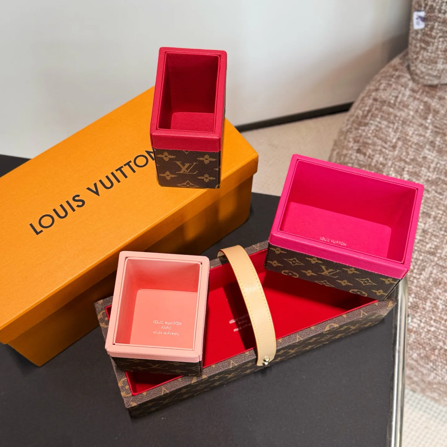 Текстиль Louis Vuitton 6348672