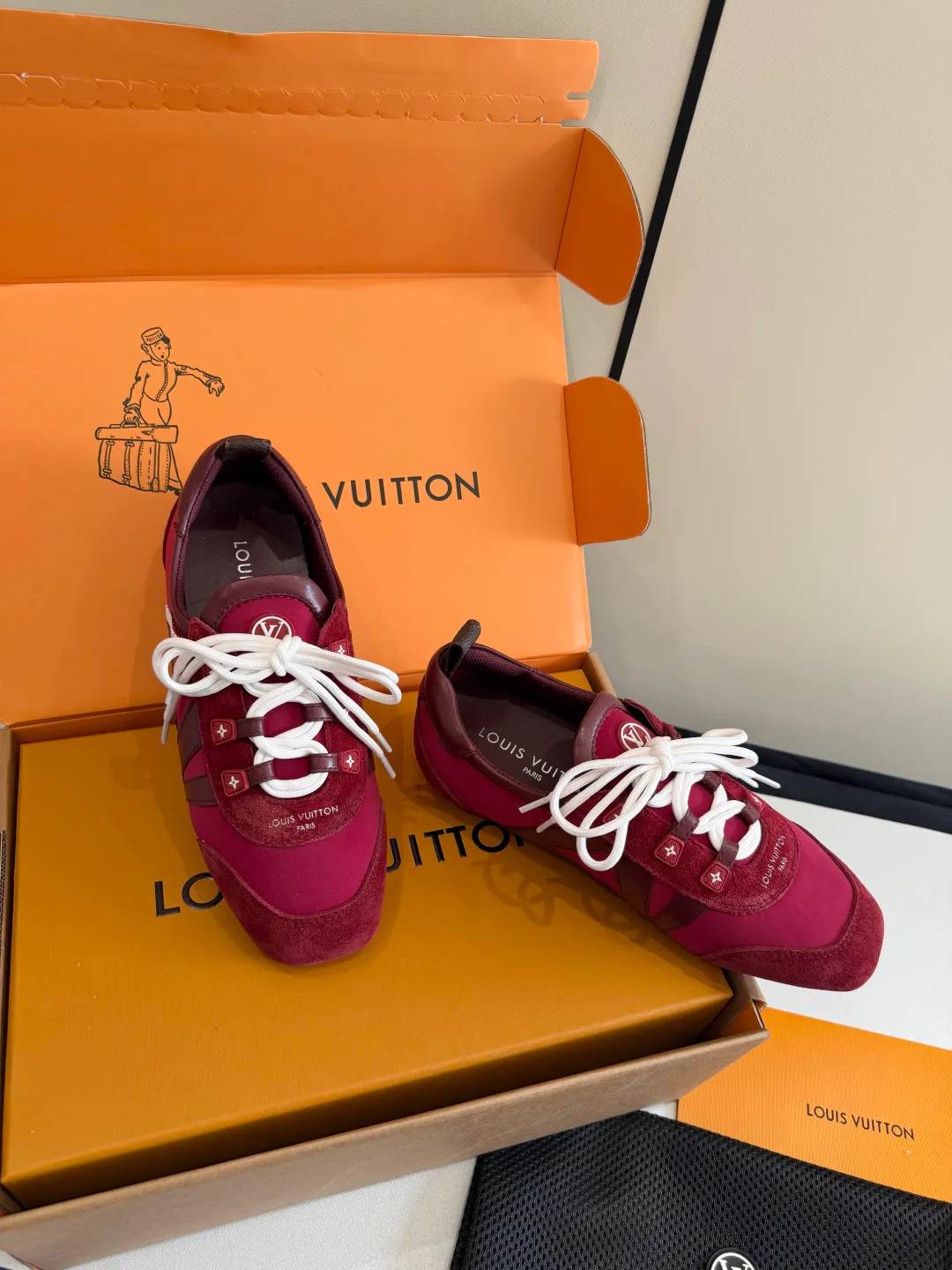 Кроссовки Женские Louis Vuitton 1450974