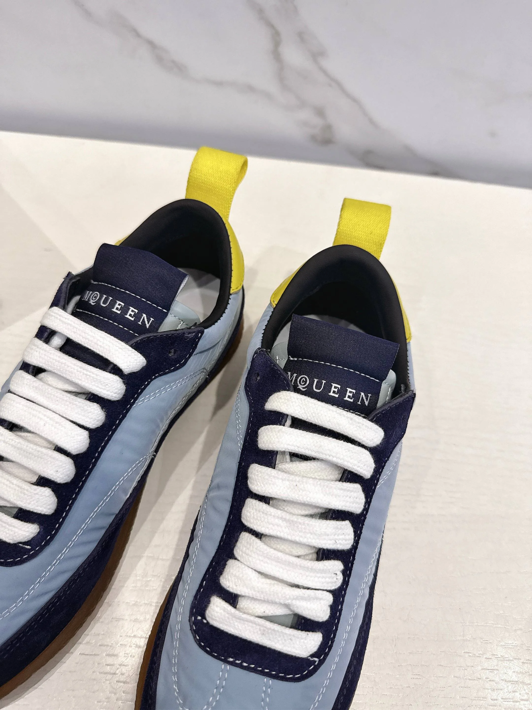 Кроссовки Женские Alexander Mcqueen 841758