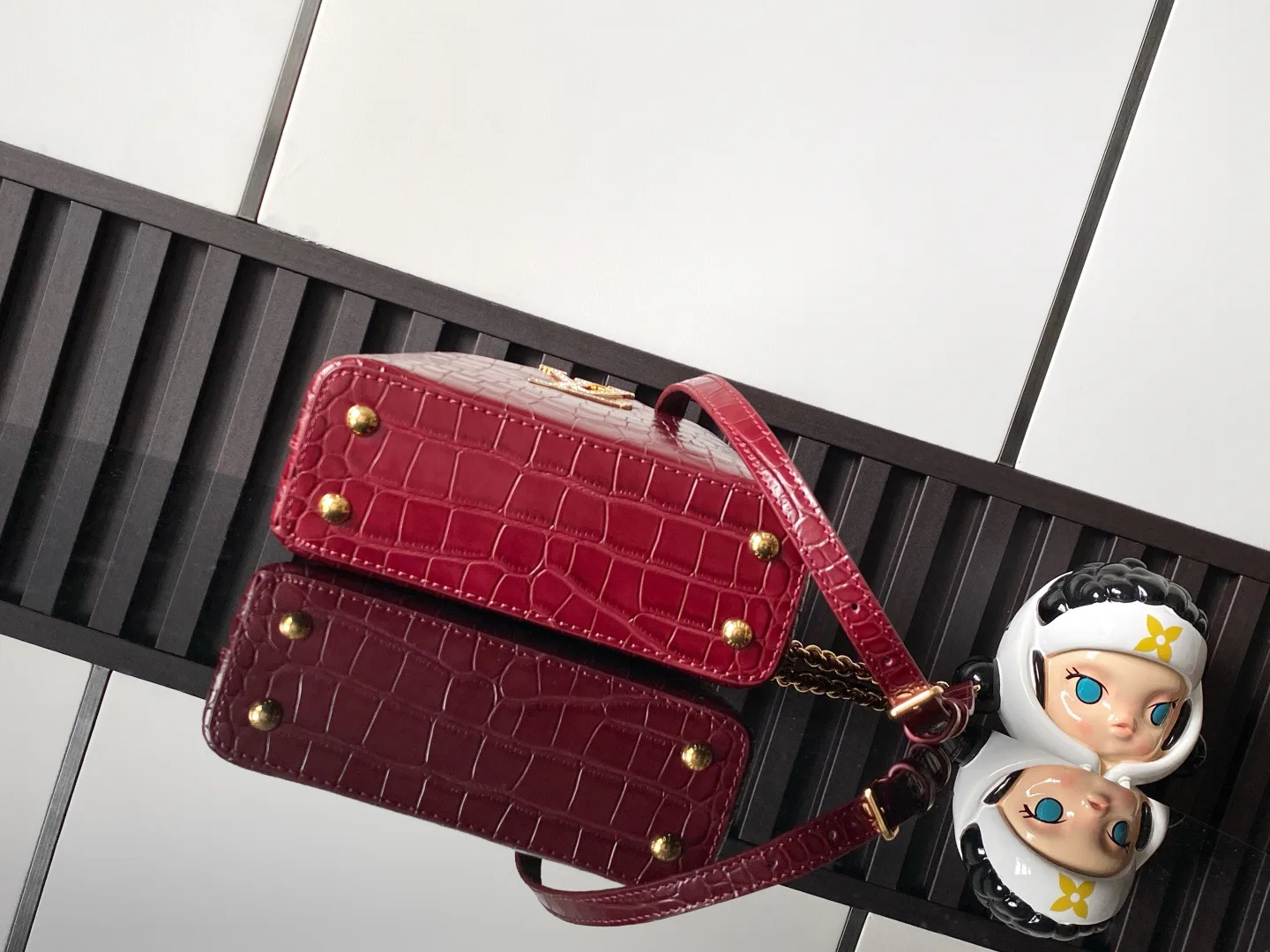 Классические Сумки Женские Louis Vuitton 18019353