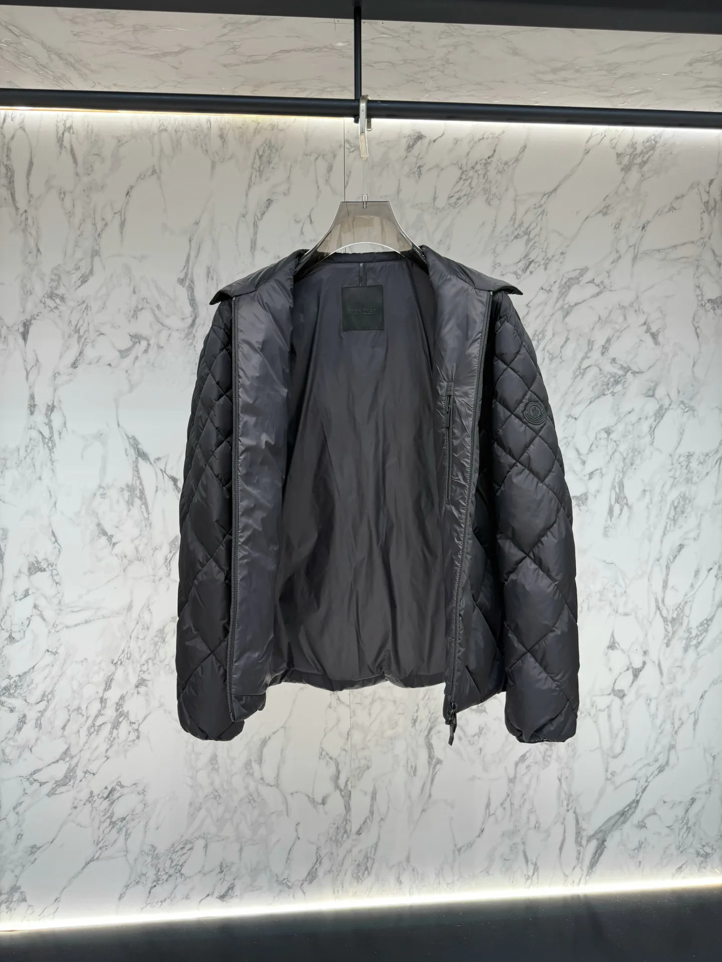 Куртки И Пуховики Мужские Moncler 18214575
