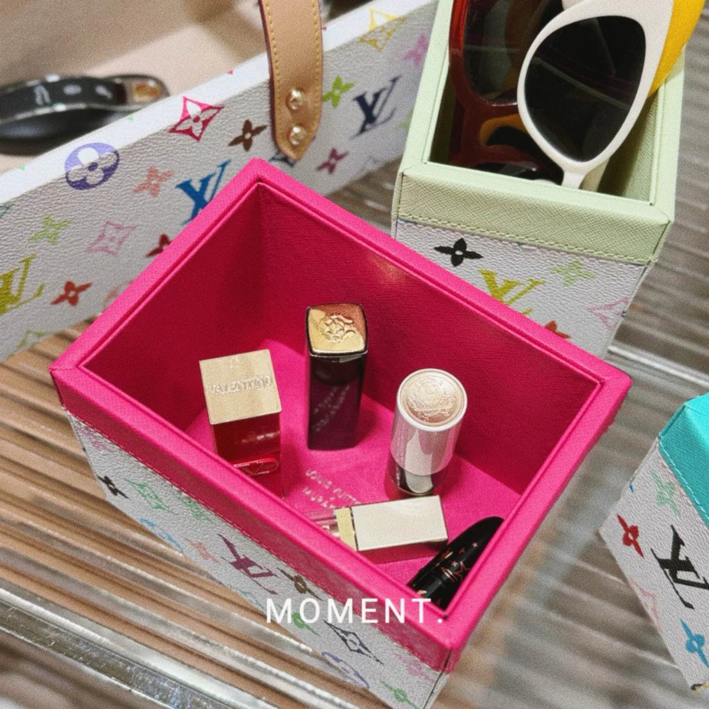 Текстиль Louis Vuitton 6348675