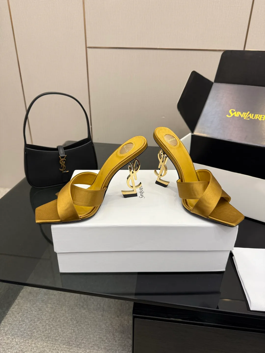 Босоножки Женские Saint Laurent 11336496