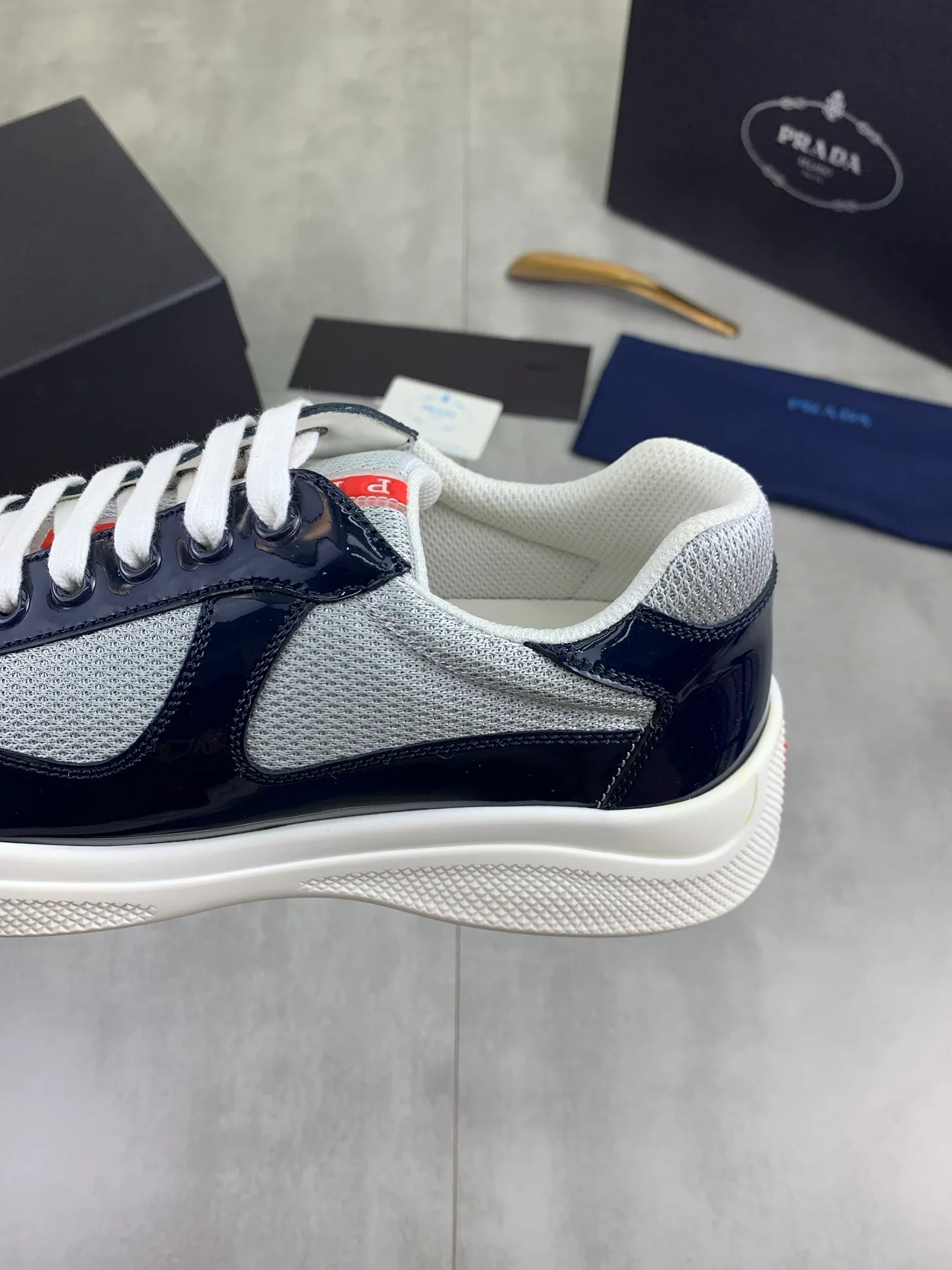 Кроссовки Женские Prada 18365157