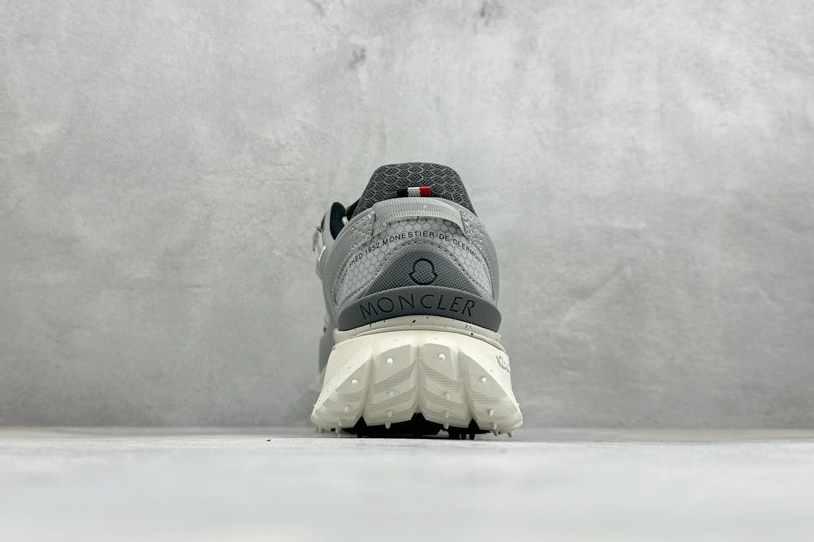 Кроссовки Женские Moncler 18181994