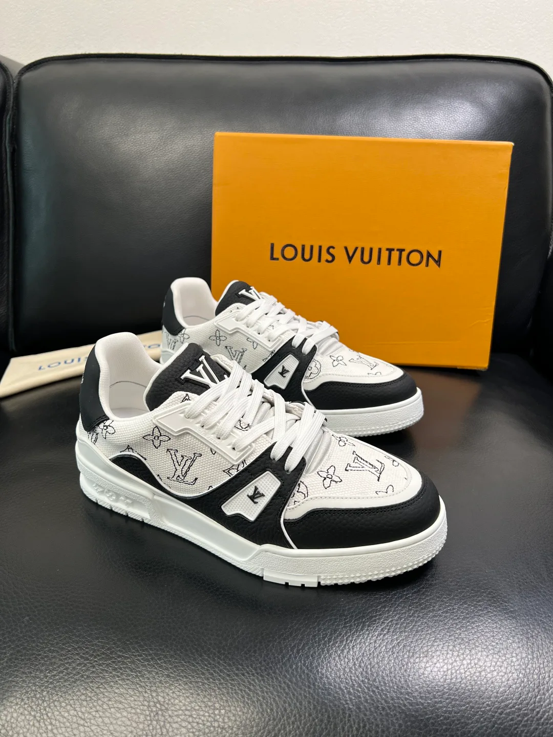 Кроссовки Женские Louis Vuitton 420236