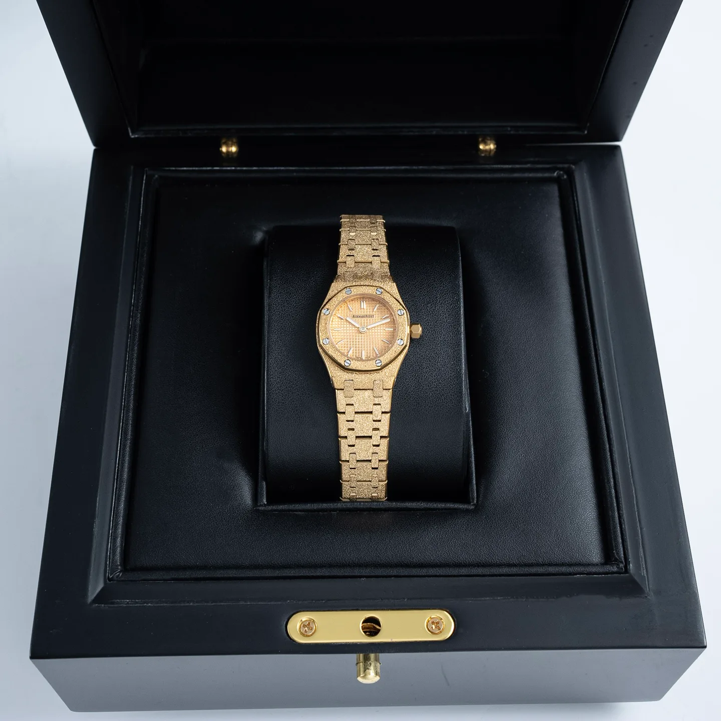 Часы Женские Audemars Piguet 11420117