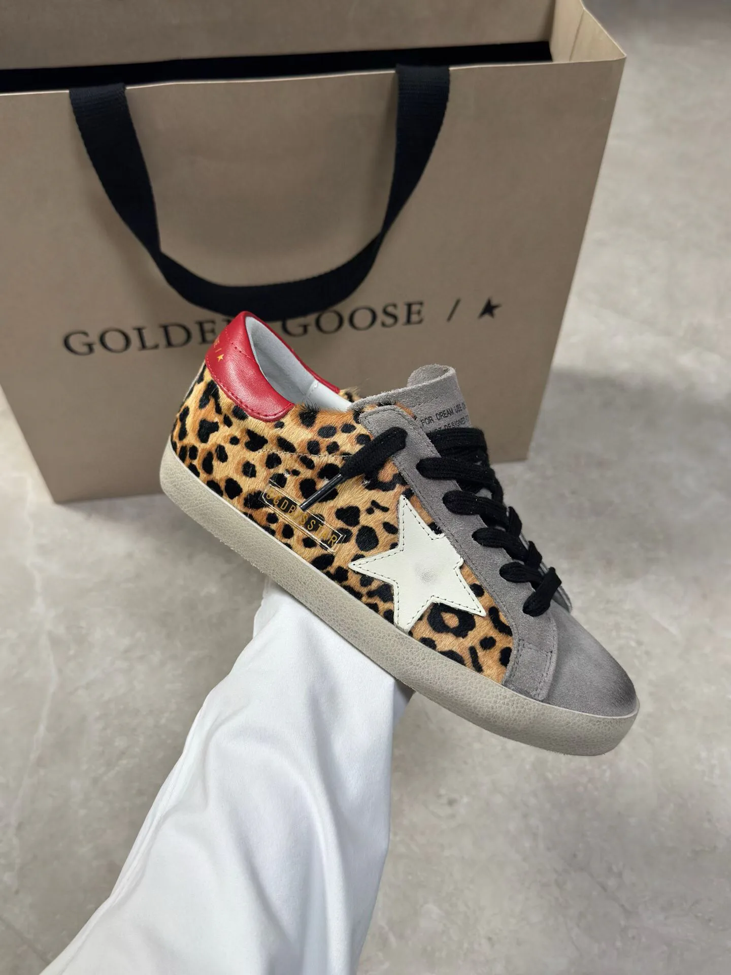 Кроссовки Женские Golden Goose 18265606