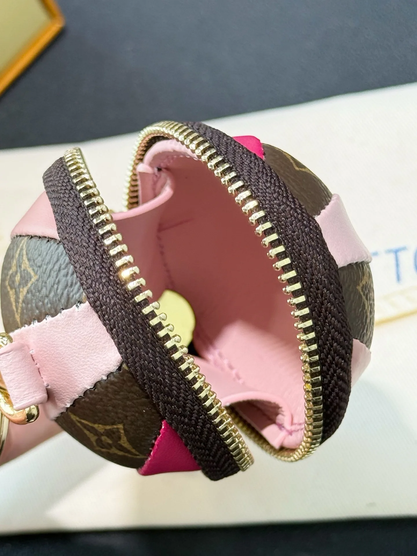 Ключницы Louis Vuitton 17897128
