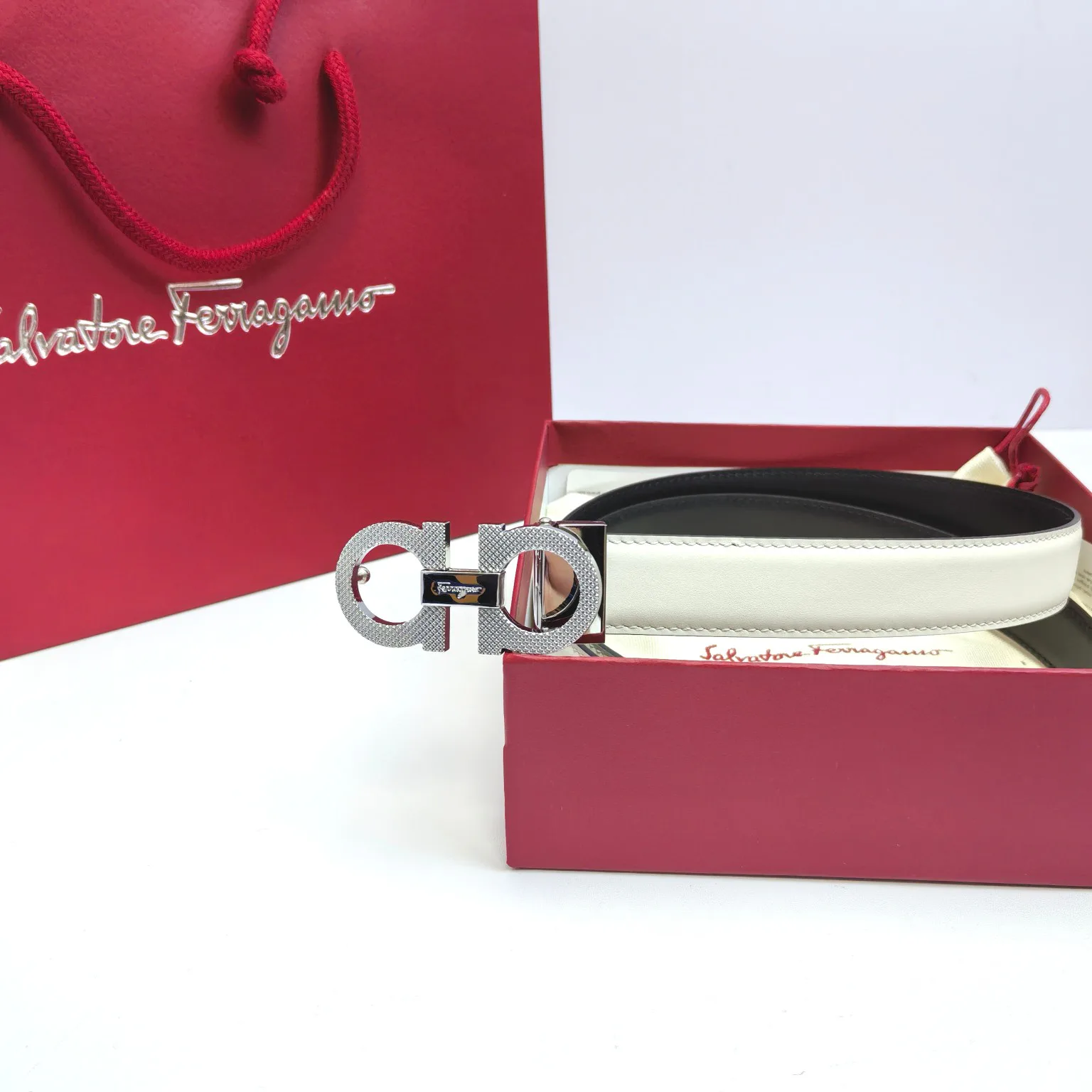 Поясные Сумки Женские Salvatore Ferragamo 11886334