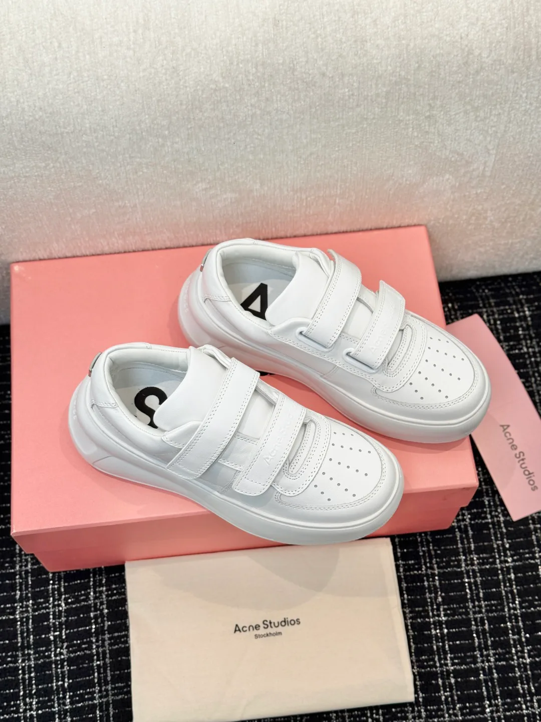 Кроссовки Женские Acne Studios 17978698