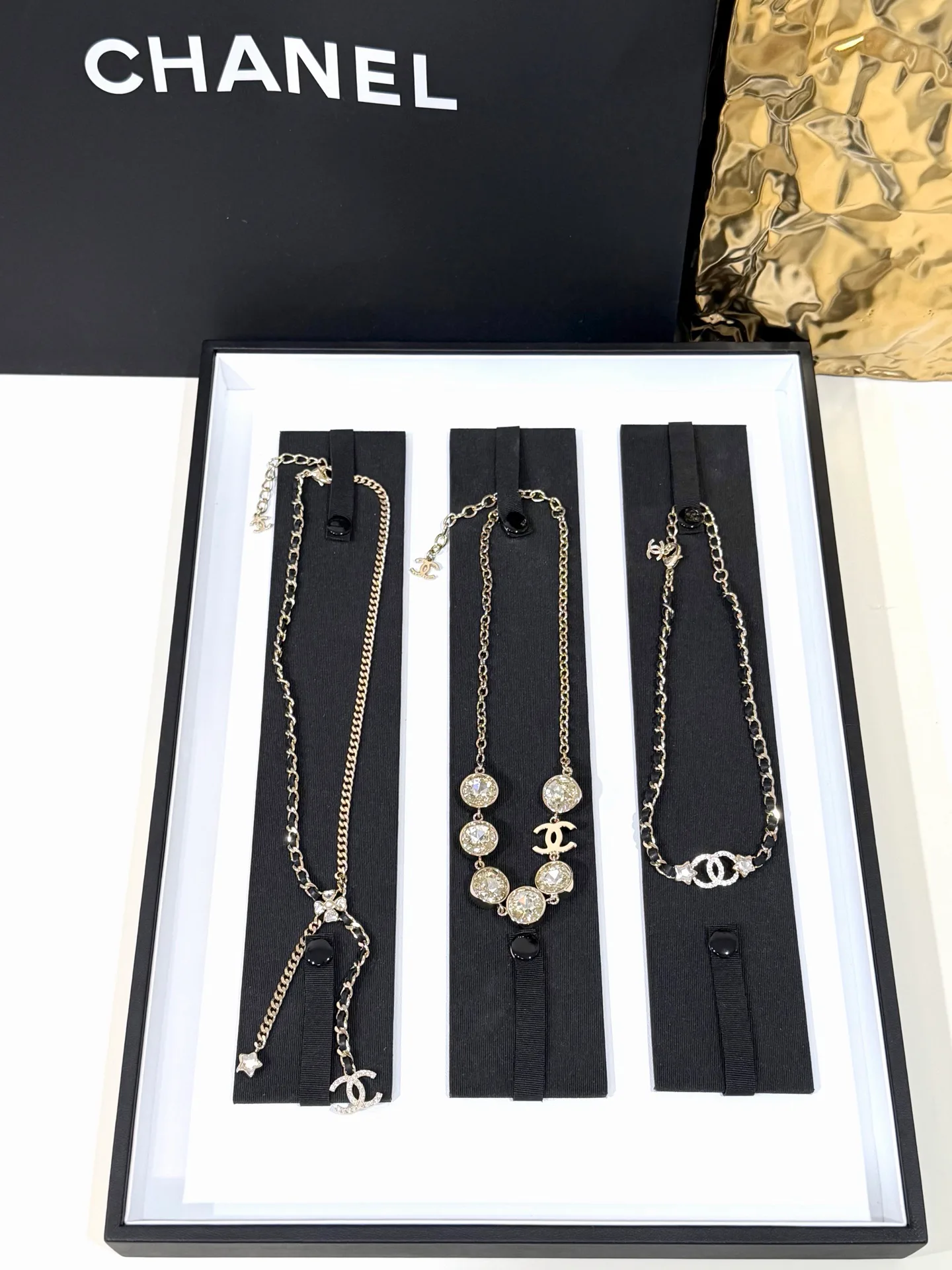 Бижутерия Chanel 18190310