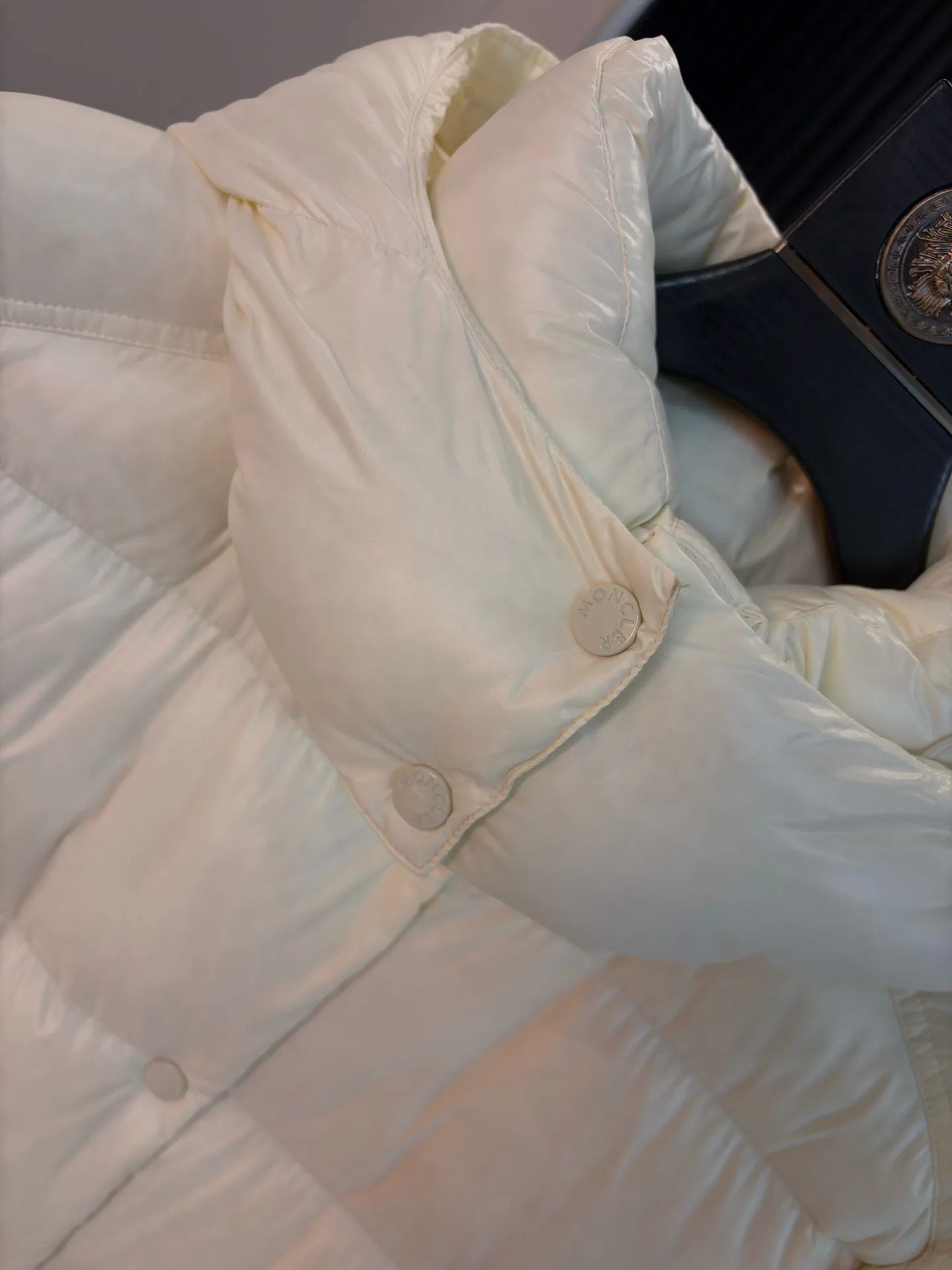 Куртки И Пуховики Женские Moncler 18491621