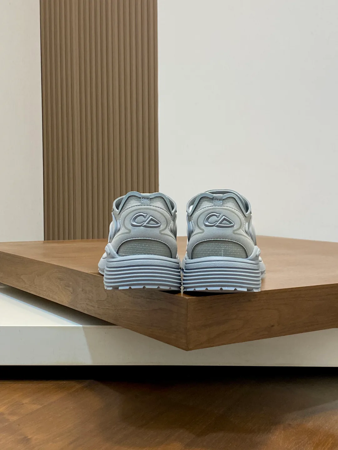 Кроссовки Женские Christian Dior 17342977