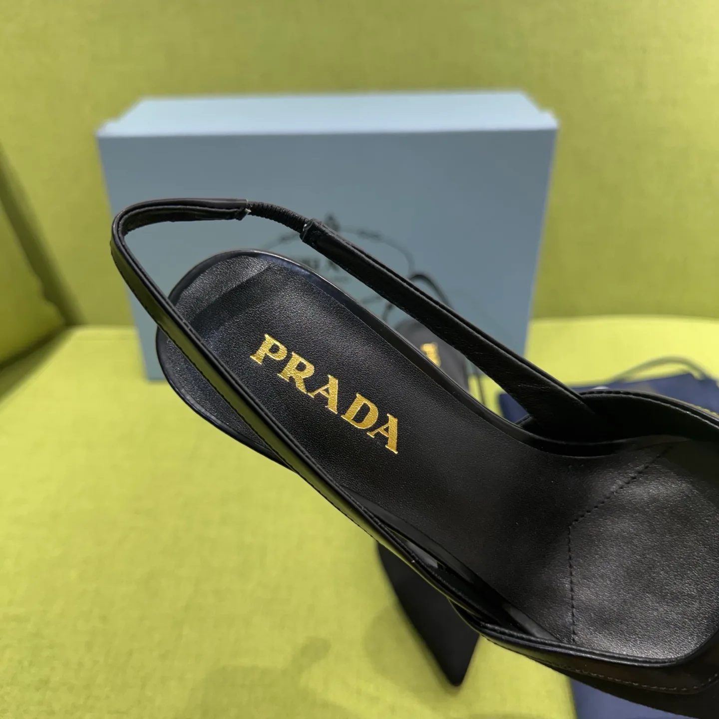Босоножки Женские Prada 18709008