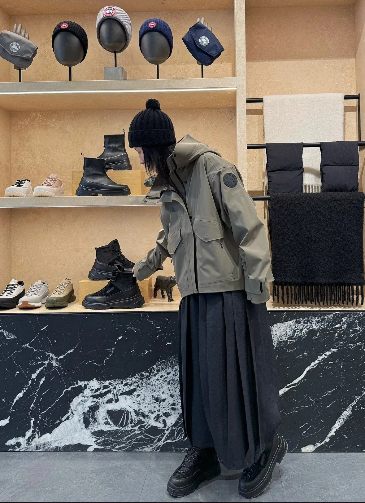 Куртки И Пуховики Женские Canada Goose 18132013