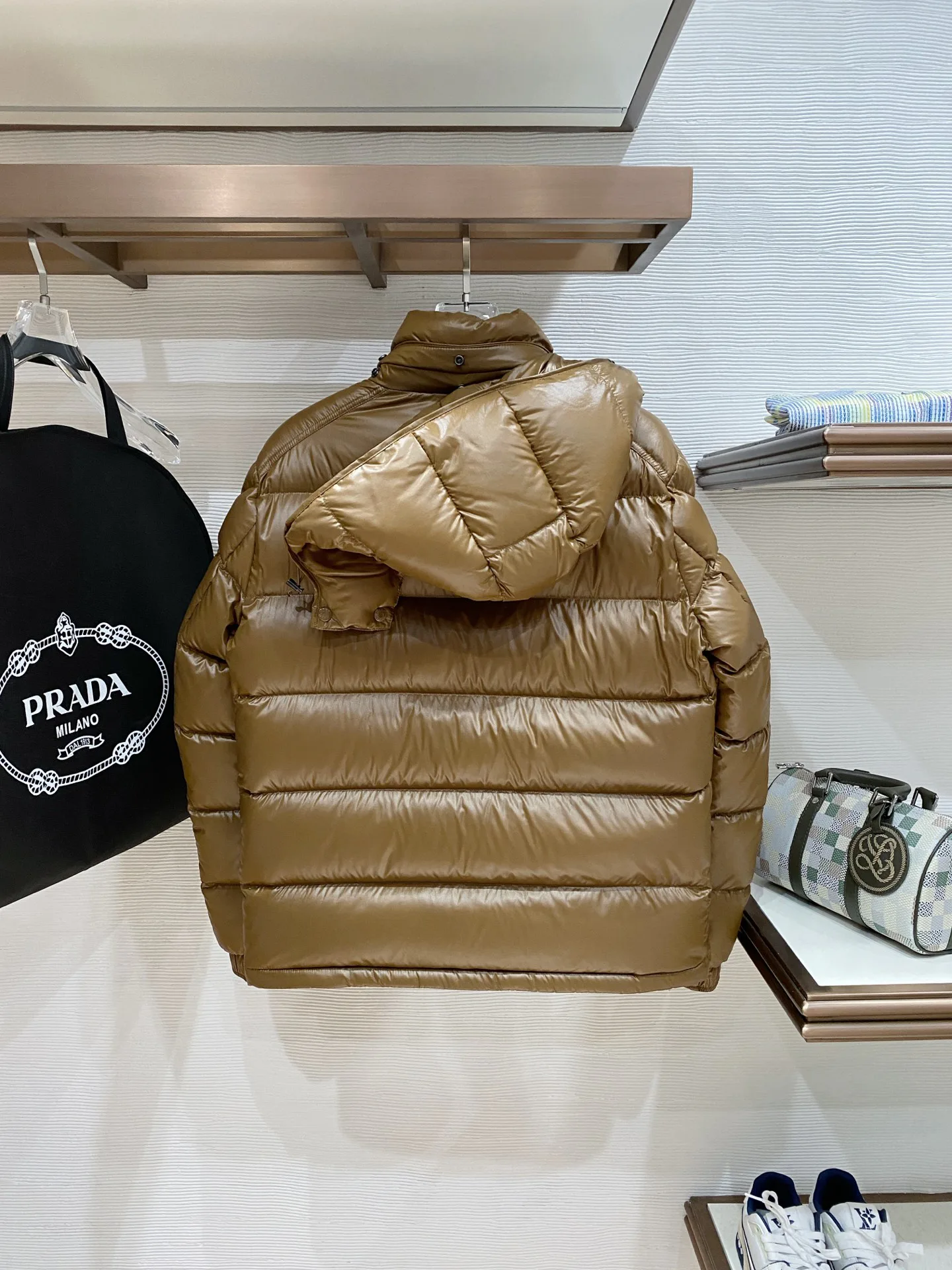 Куртки И Пуховики Мужские Moncler 4600959