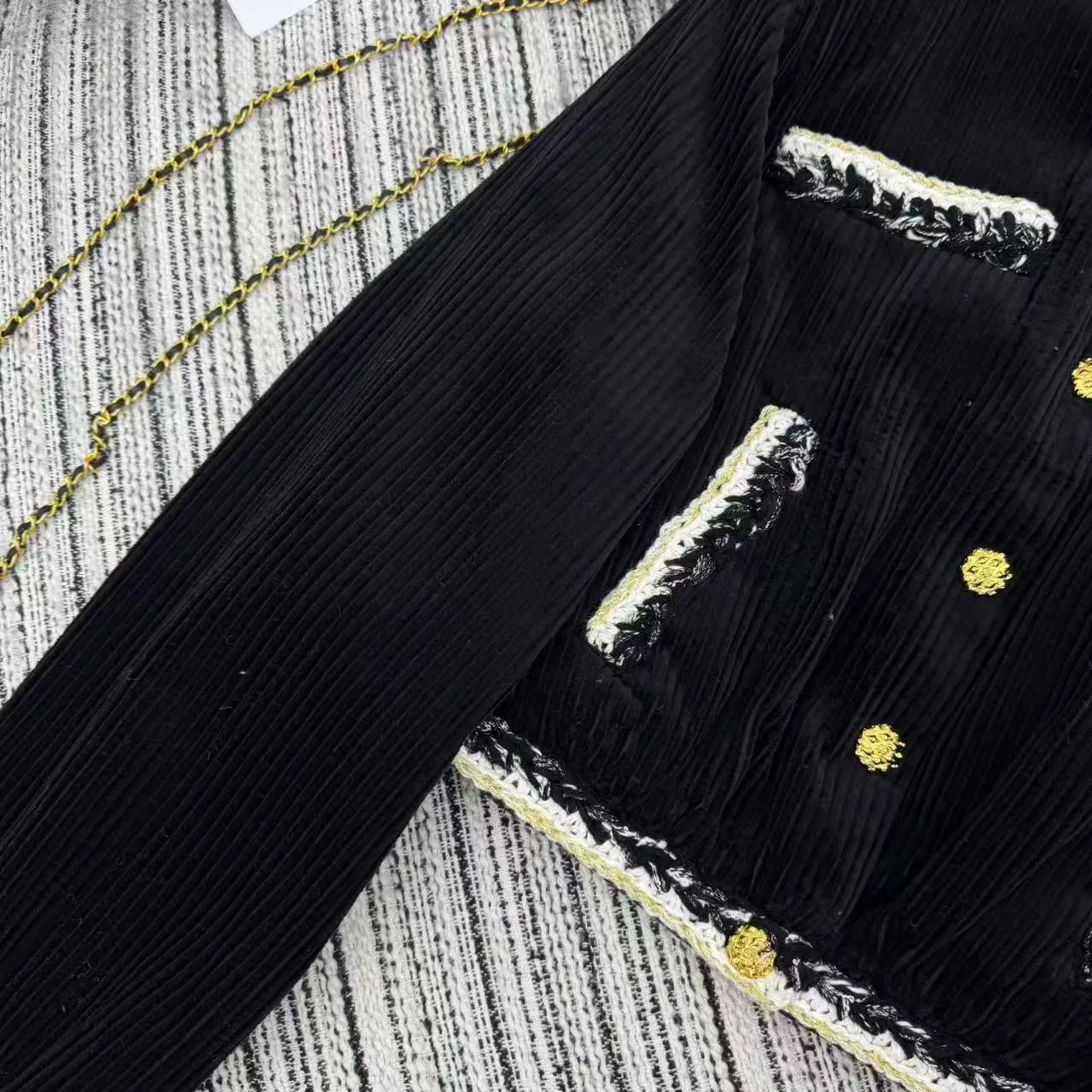 Куртки И Пуховики Женские Chanel 229393